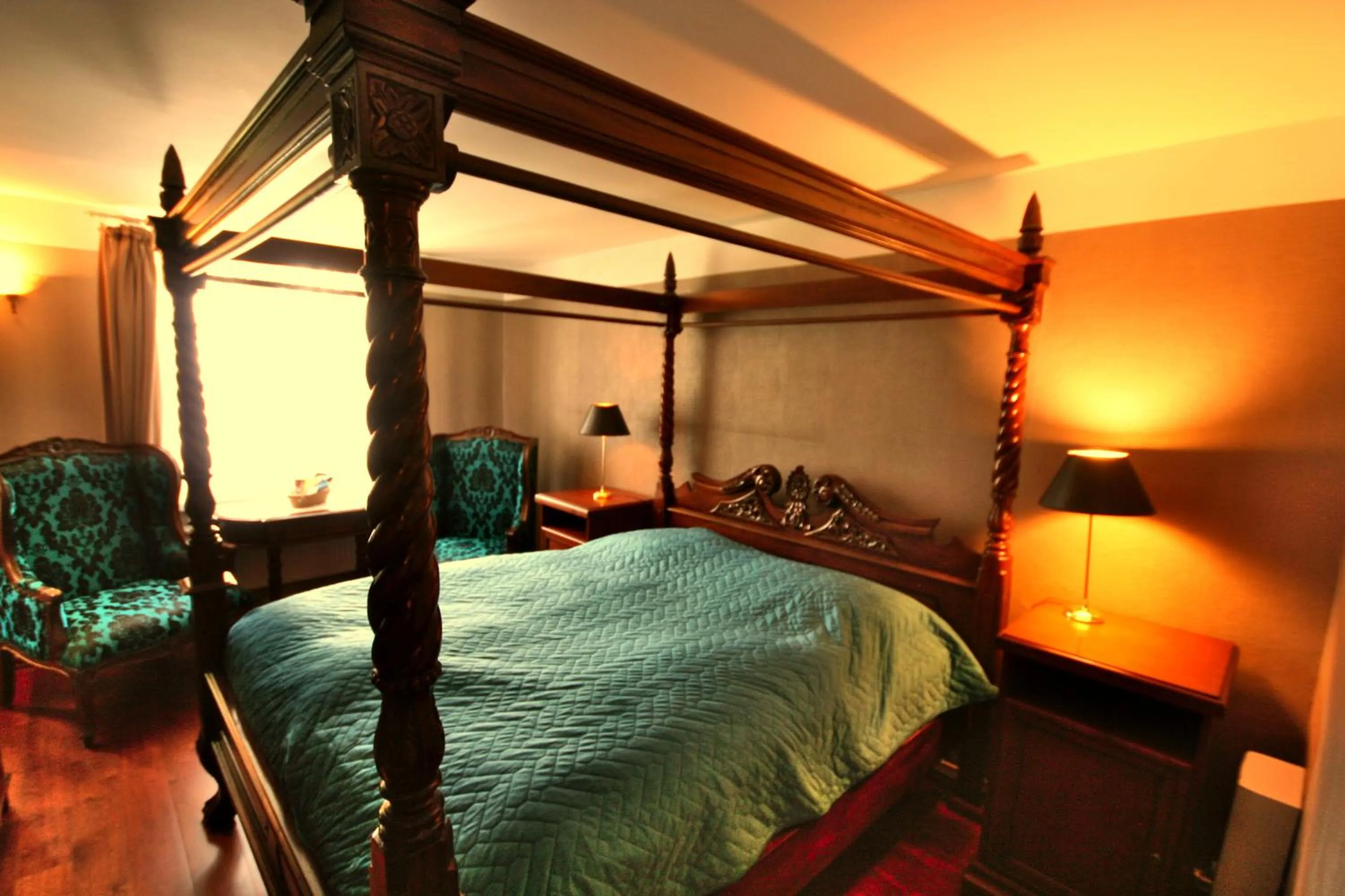 Photo of the whole room, Bed in Hotel Denkmal 13 Rostock - Kaufmannshaus Krahnstöver