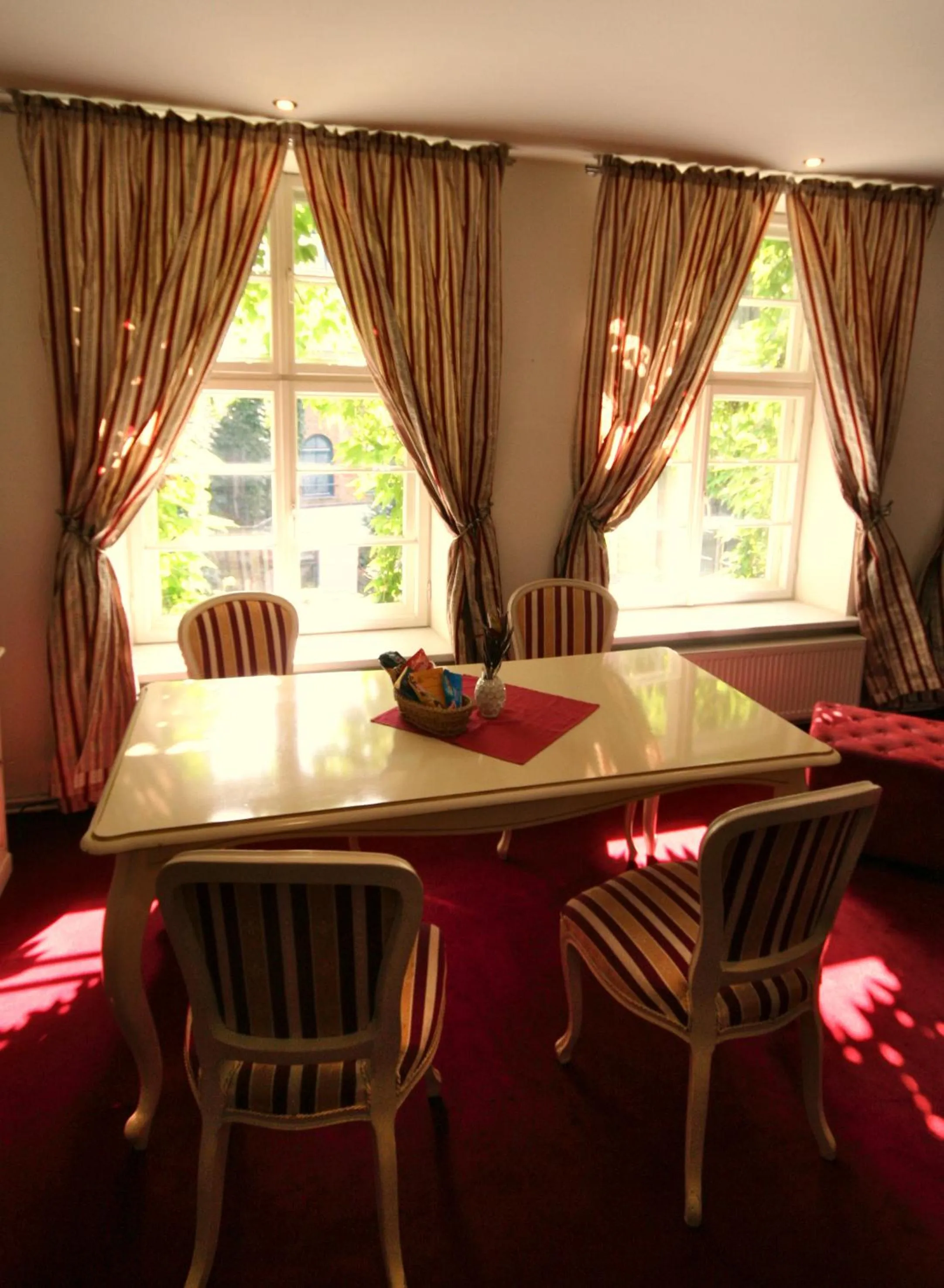 Living room in Hotel Denkmal 13 Rostock - Kaufmannshaus Krahnstöver