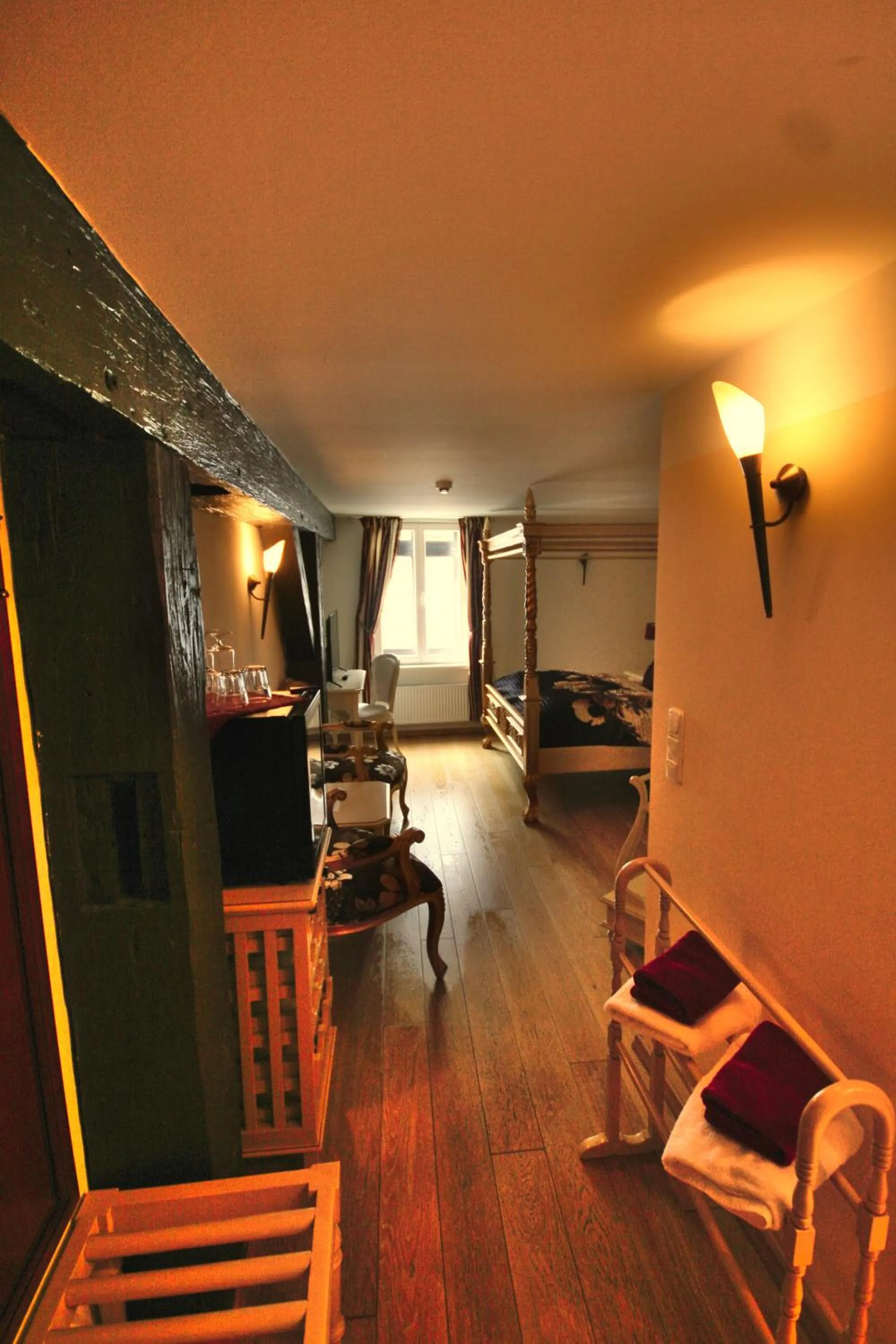 Photo of the whole room in Hotel Denkmal 13 Rostock - Kaufmannshaus Krahnstöver