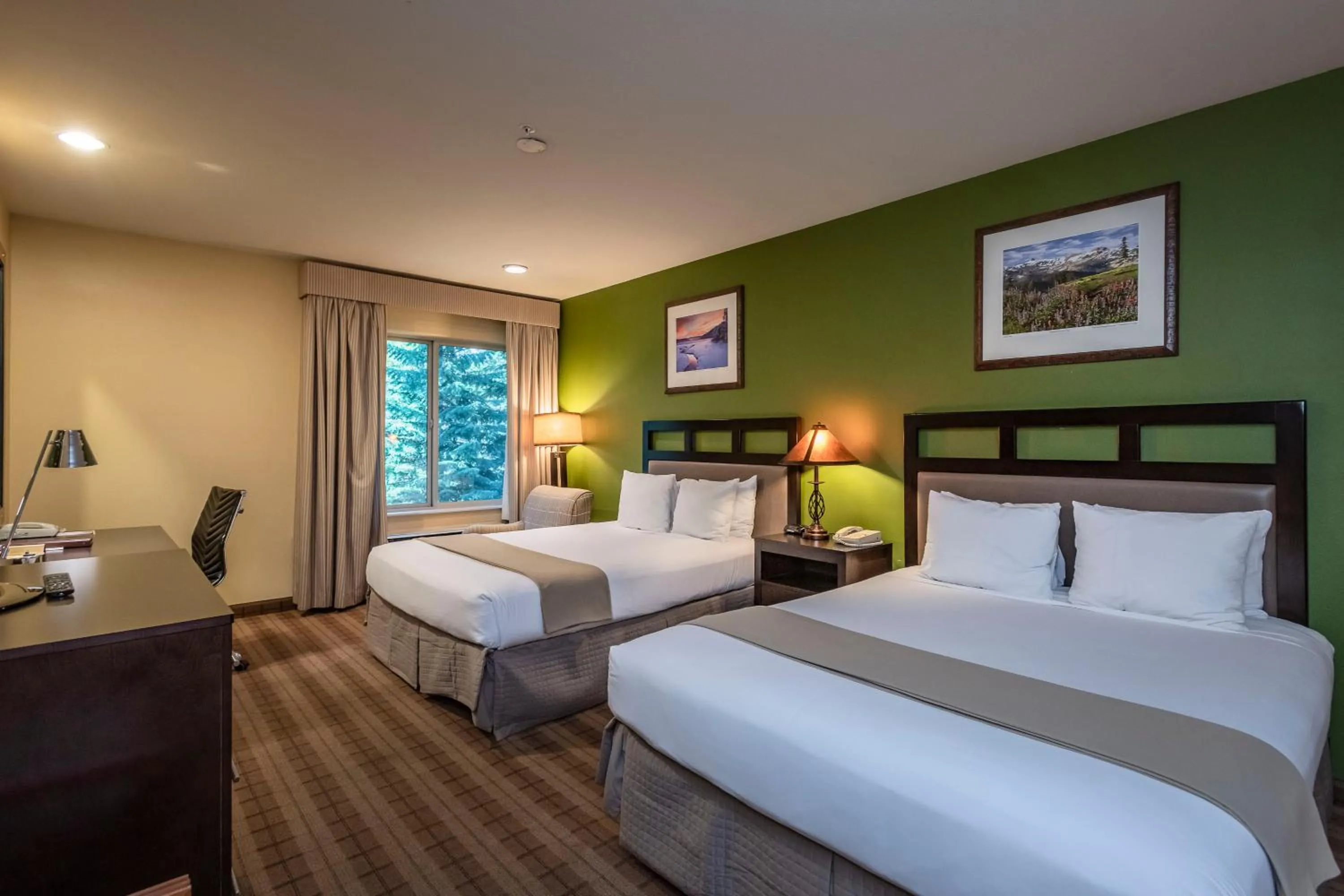 Bed in Truckee Donner Lodge