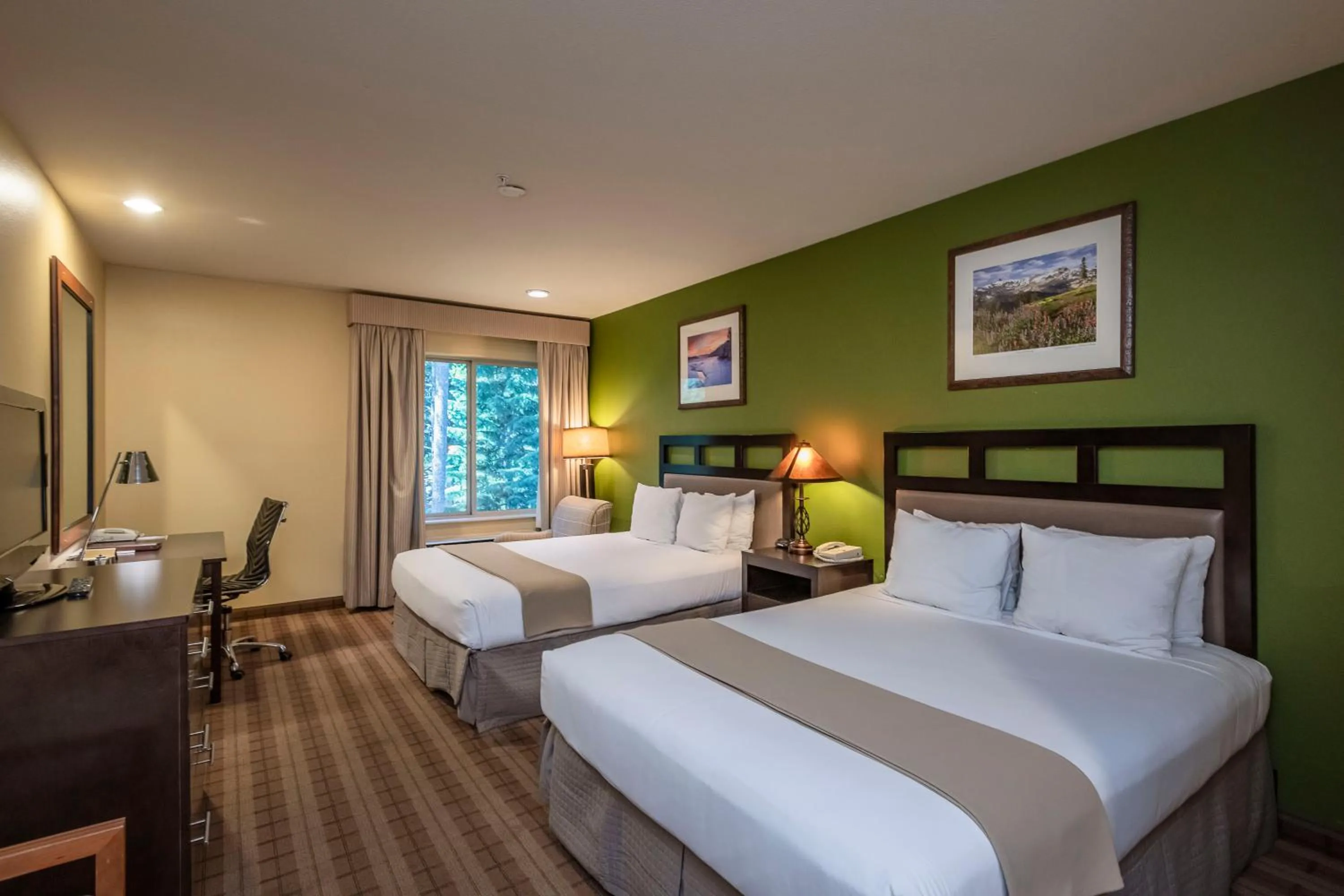 Bed in Truckee Donner Lodge