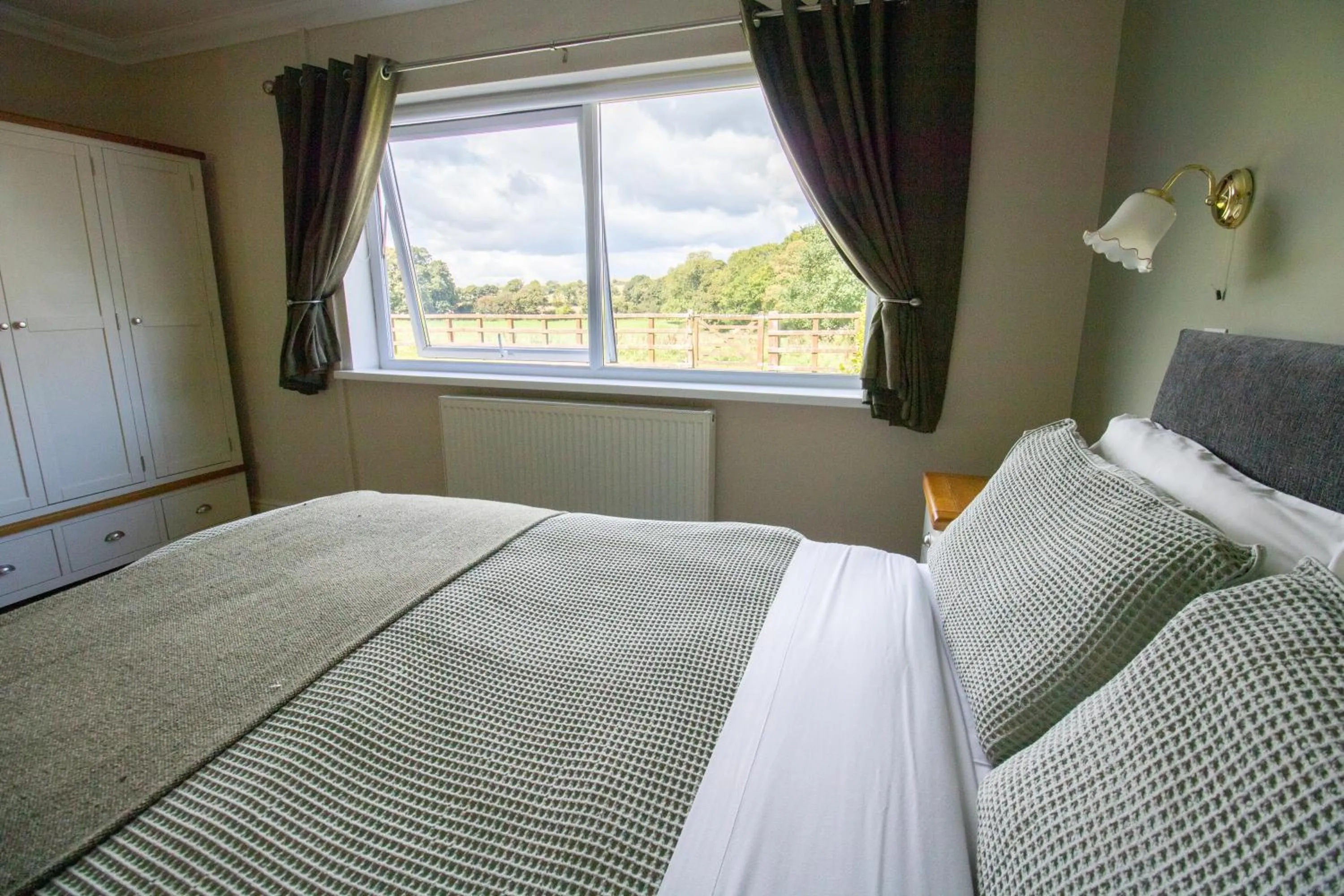 Bed in Lovesgrove Country Guest House