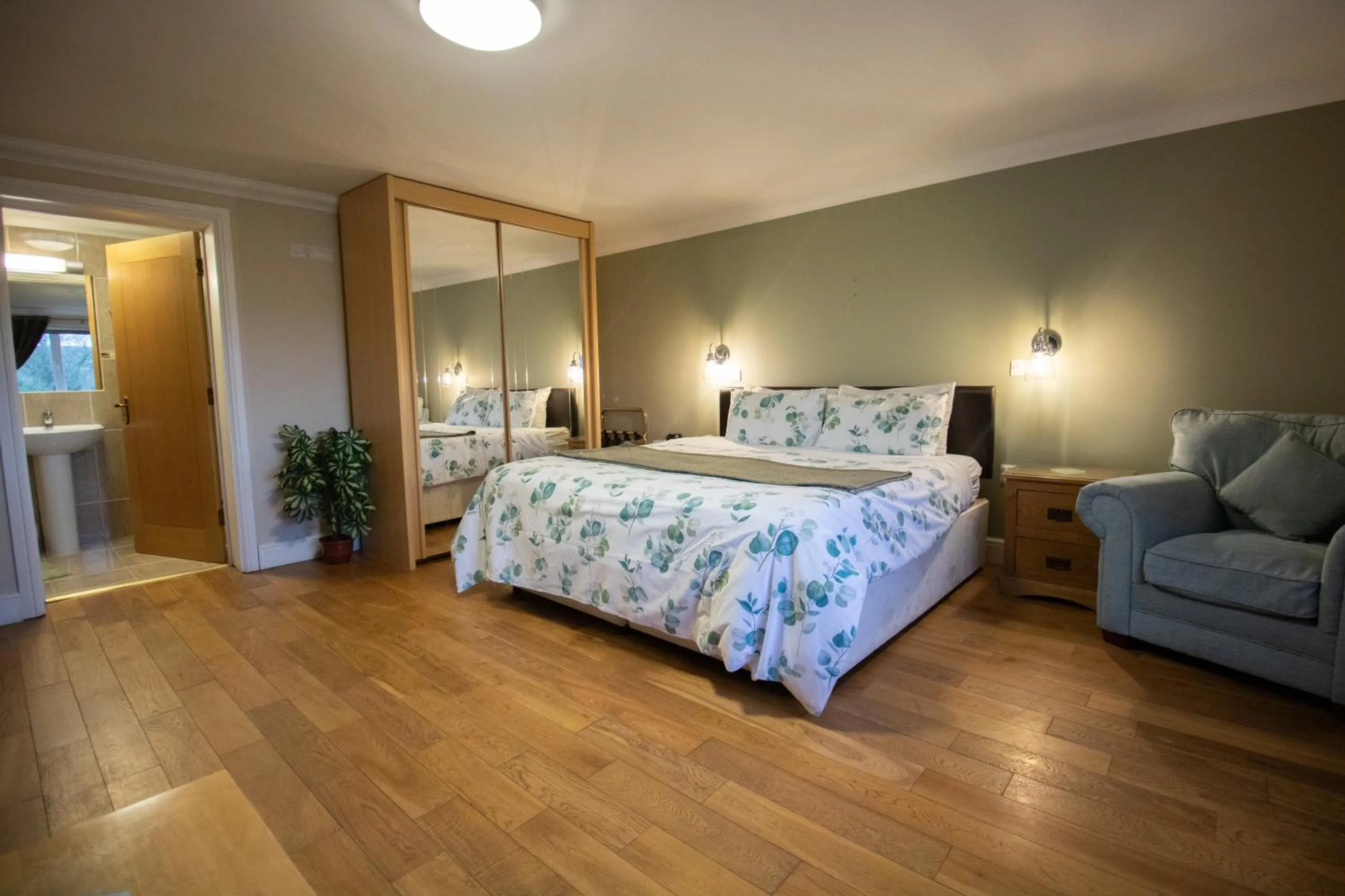 Bed in Lovesgrove Country Guest House