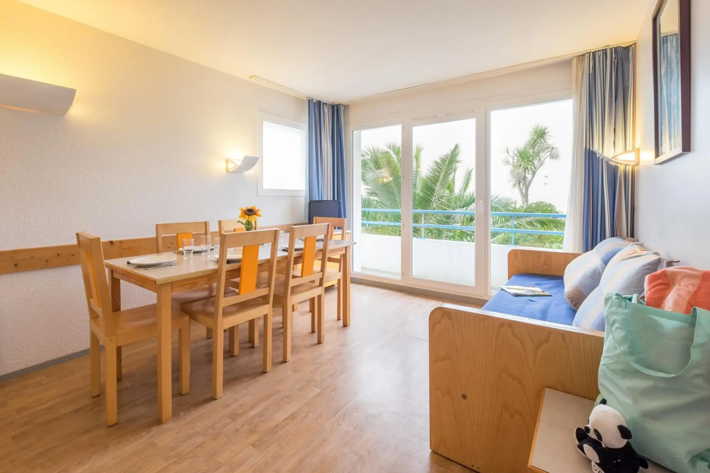 One-Bedroom Apartment with Sleeping Alcove and Balcony (6 People) in Résidence Pierre & Vacances la Corniche de la Plage One-Bedroom Apartment with Sleeping Alcove and Balcony (6 People) in Résidence Pierre & Vacances la Corniche de la Plage