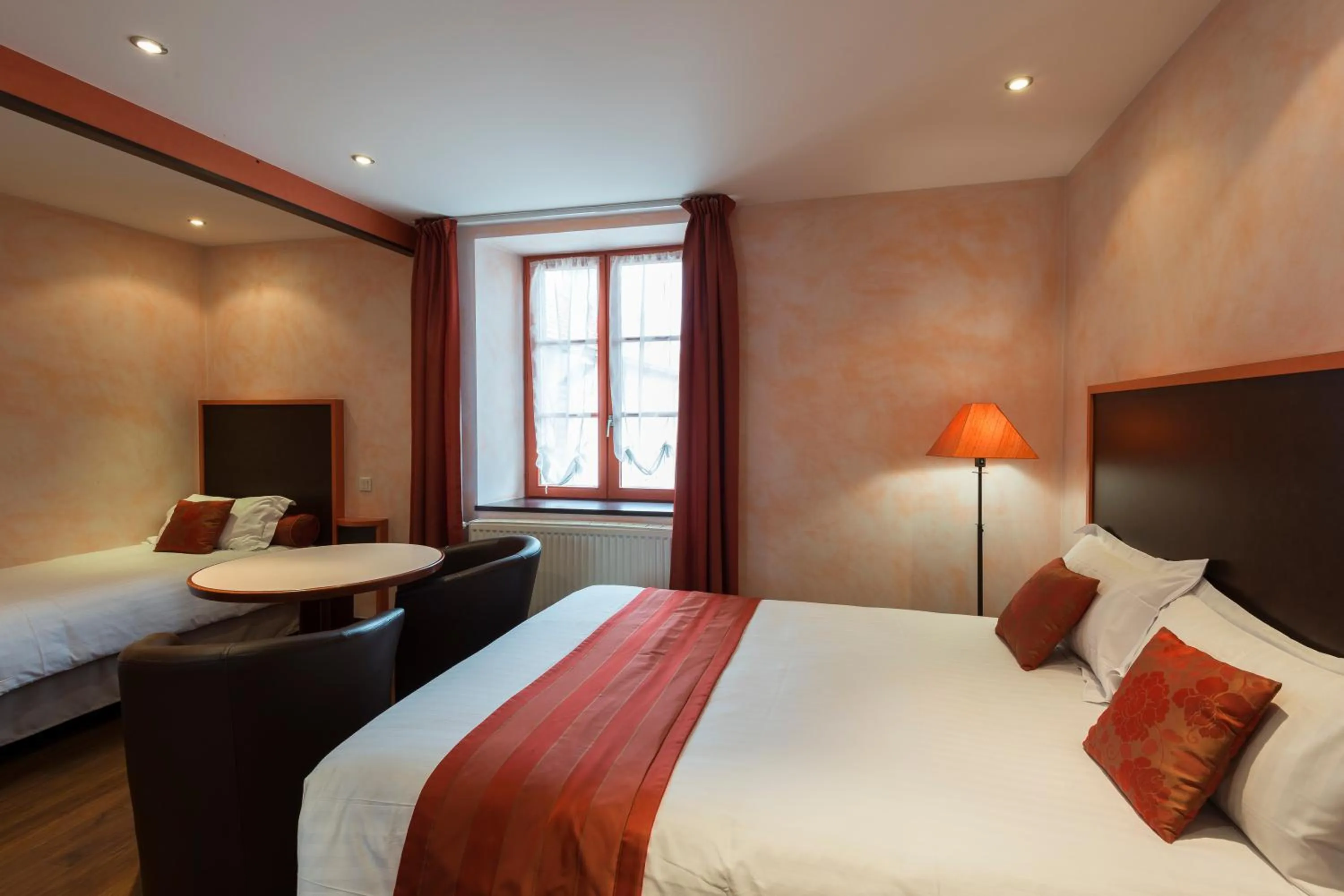 View (from property/room), Bed in La Couronne