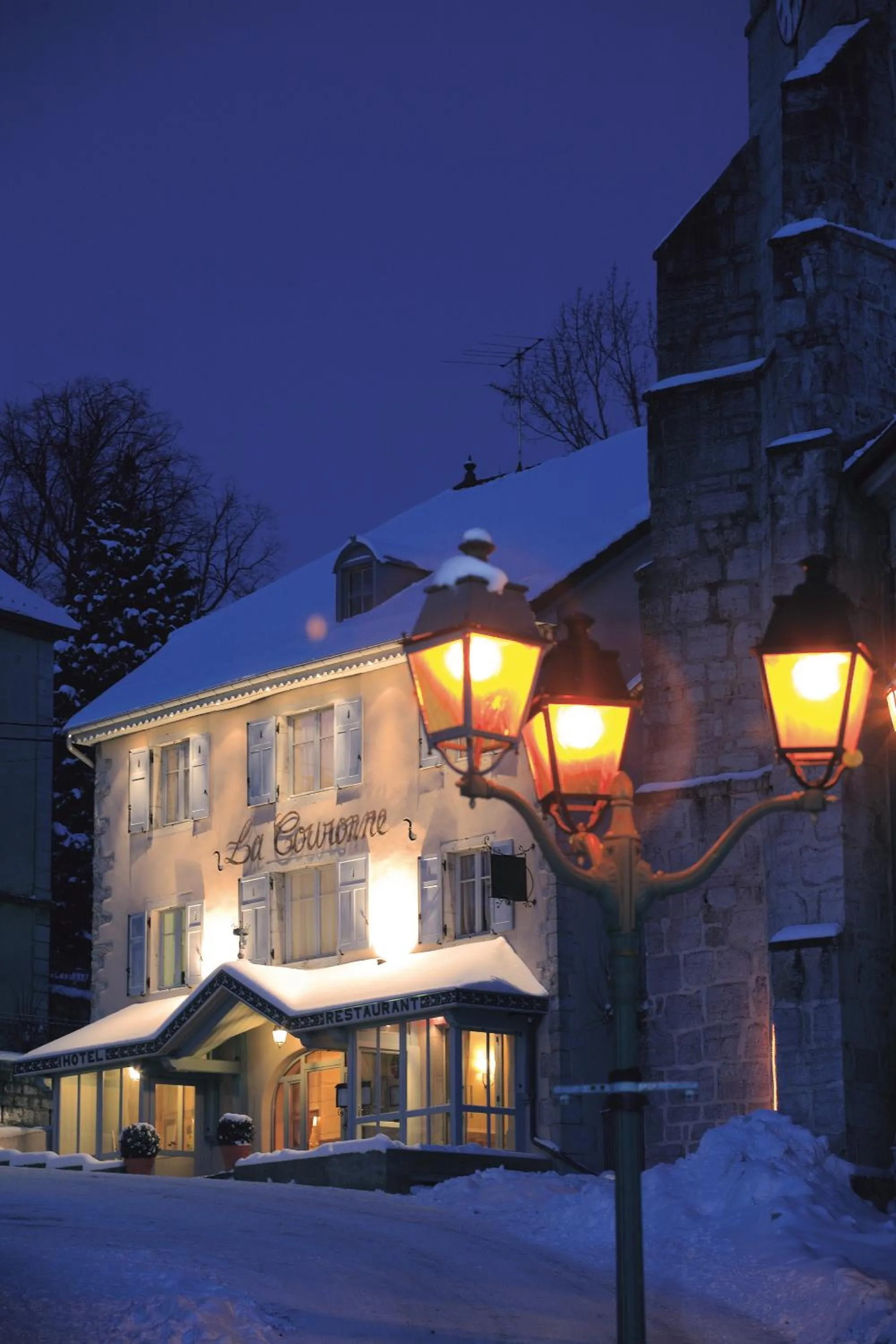 Property building in La Couronne