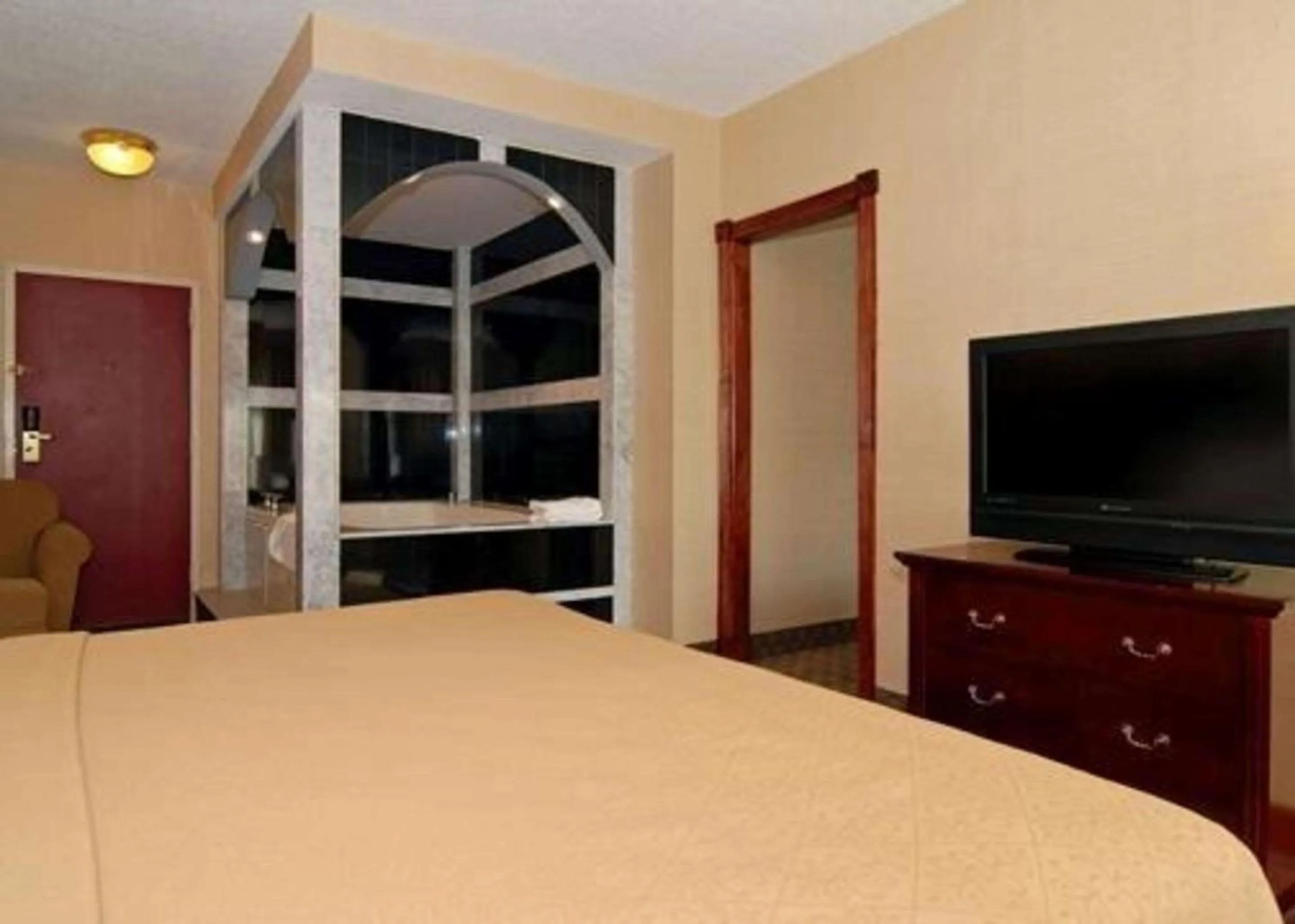 Photo of the whole room in Quality Inn & Suites Bensalem