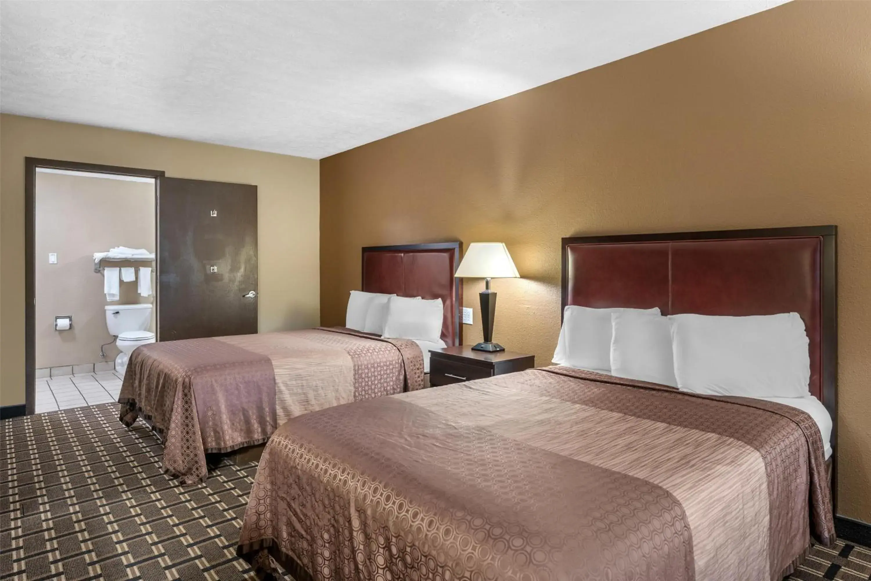 Double Room with Two Double Beds and Bath Tub - Disability Access in SureStay Hotel by Best Western Summersville Double Room with Two Double Beds and Bath Tub - Disability Access in SureStay Hotel by Best Western Summersville