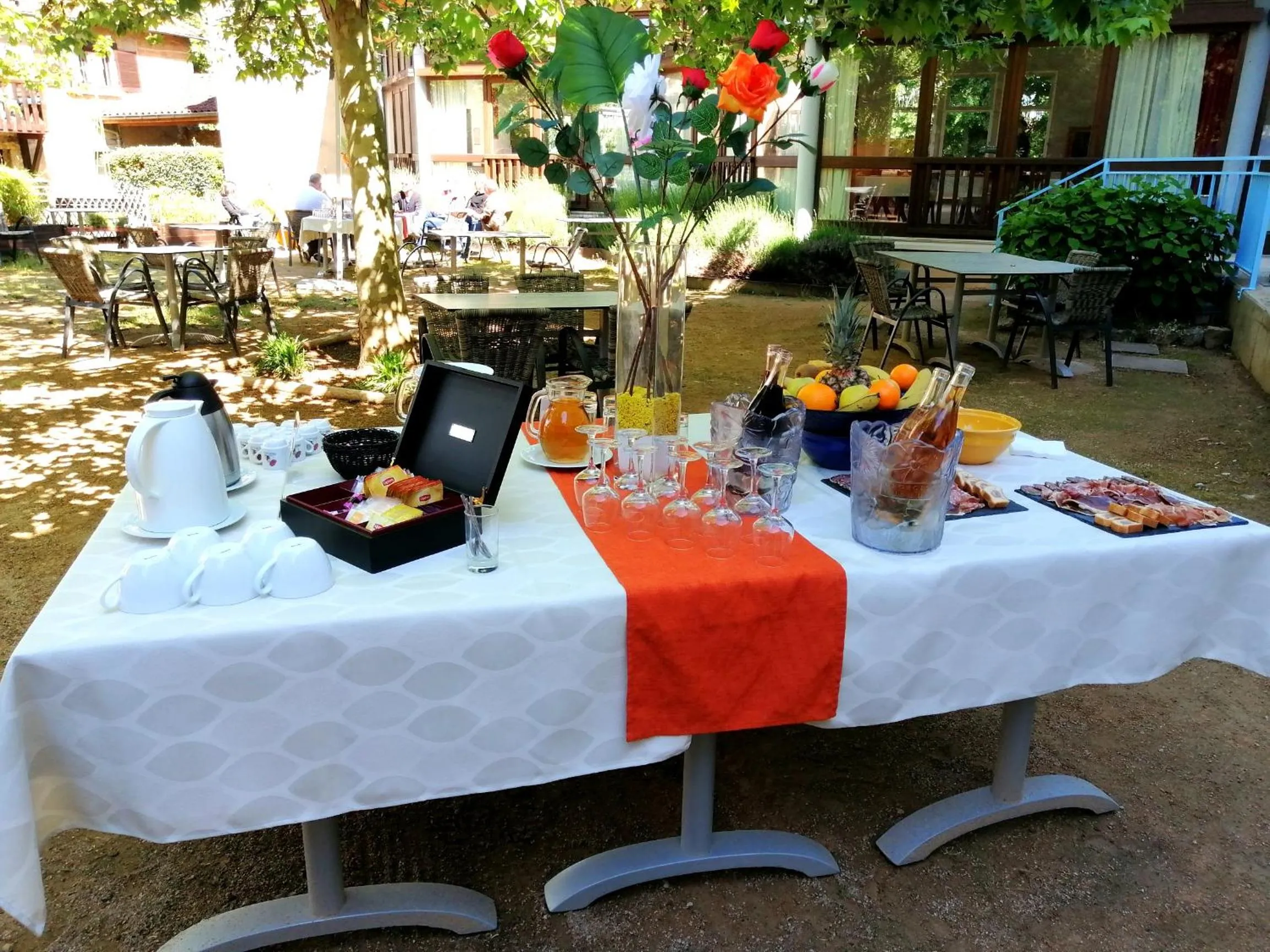 Food and drinks in VTF Le Domaine Les Hautannes