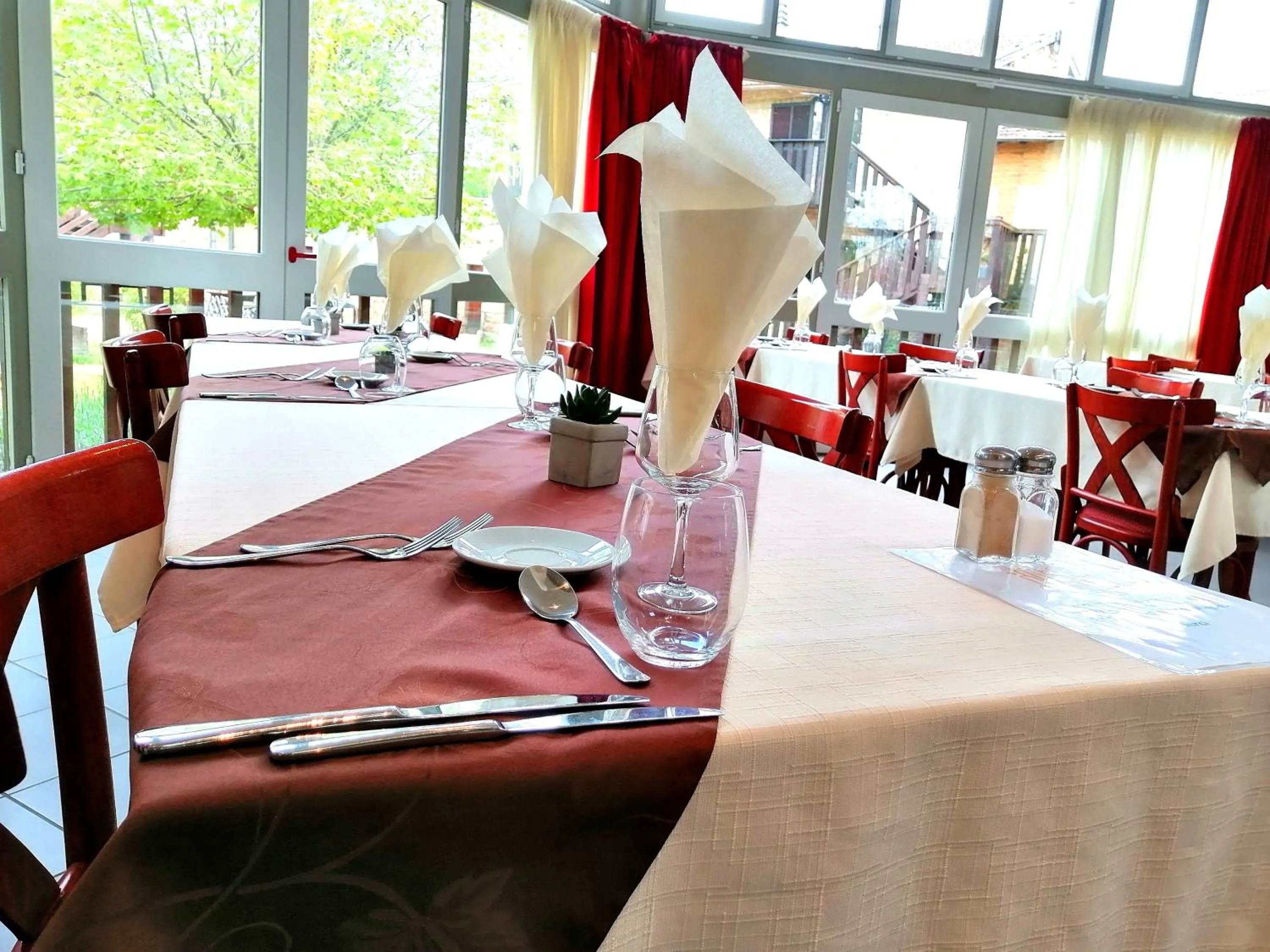 Restaurant/places to eat in VTF Le Domaine Les Hautannes