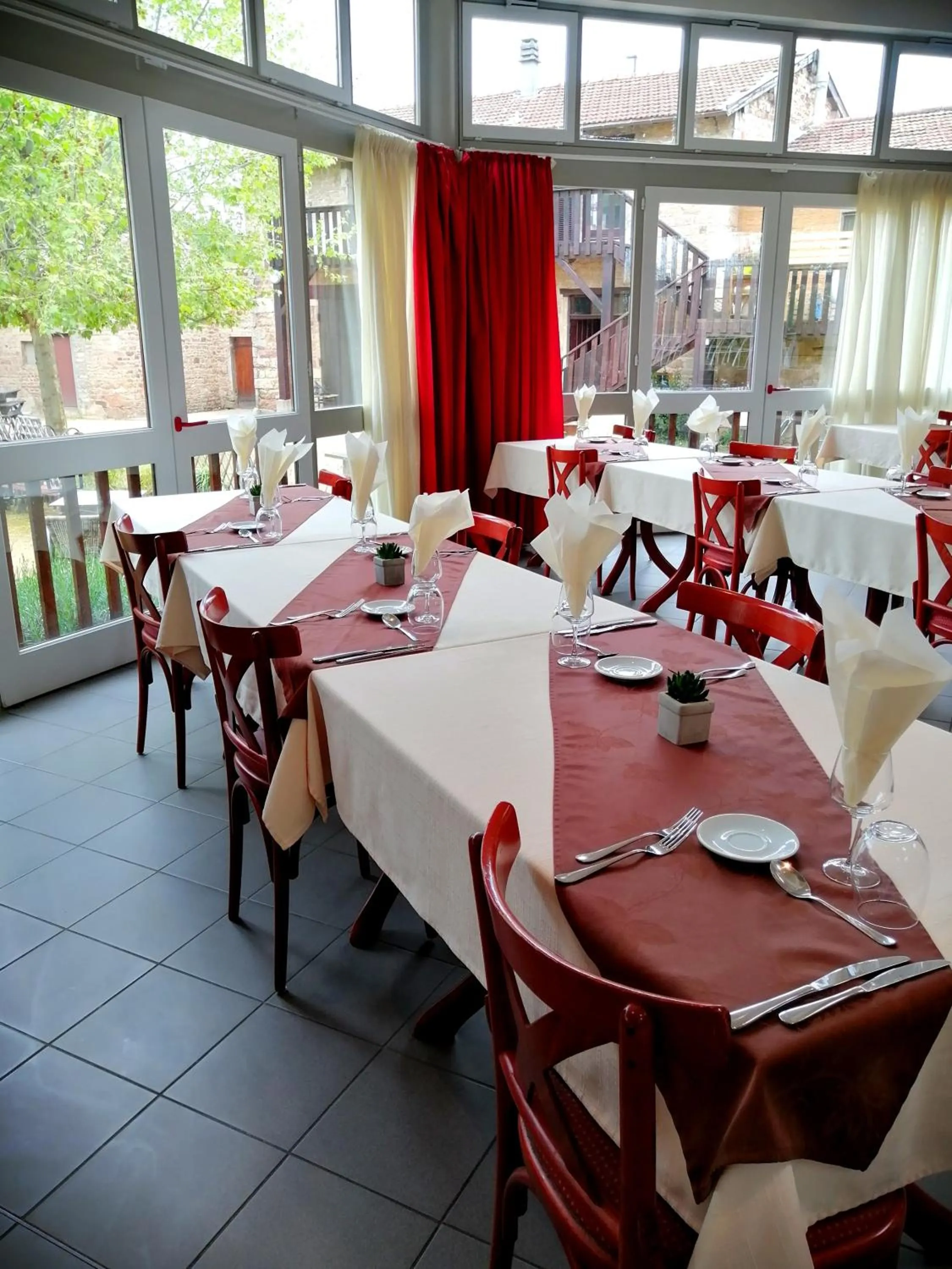 Restaurant/places to eat in VTF Le Domaine Les Hautannes
