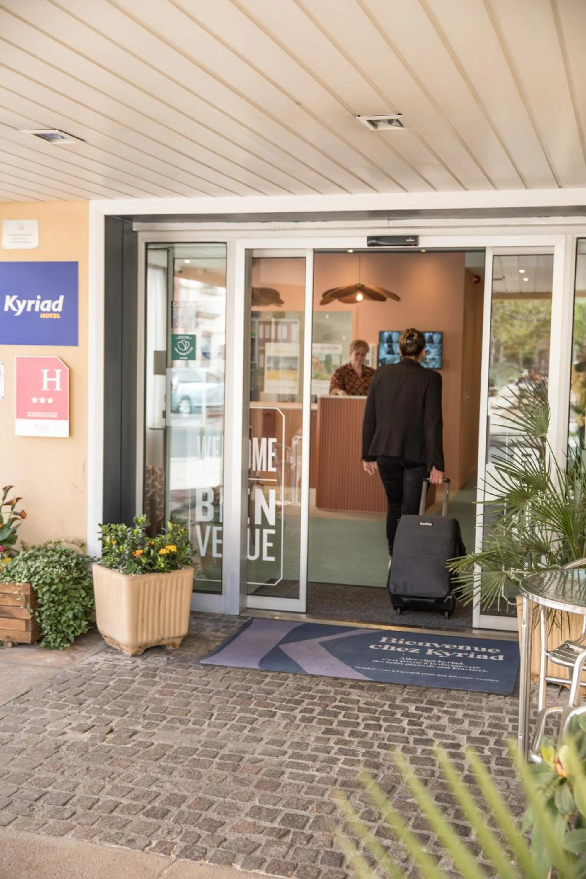 Property building in Kyriad Villefranche Sur Saone Porte du Beaujolais -Rénové-