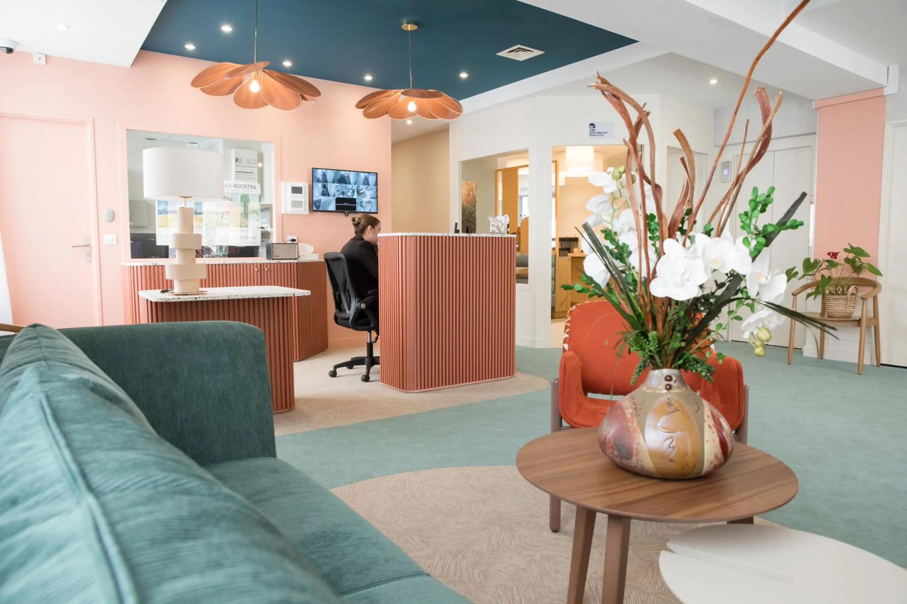 Lobby or reception in Kyriad Villefranche Sur Saone Porte du Beaujolais -Rénové-