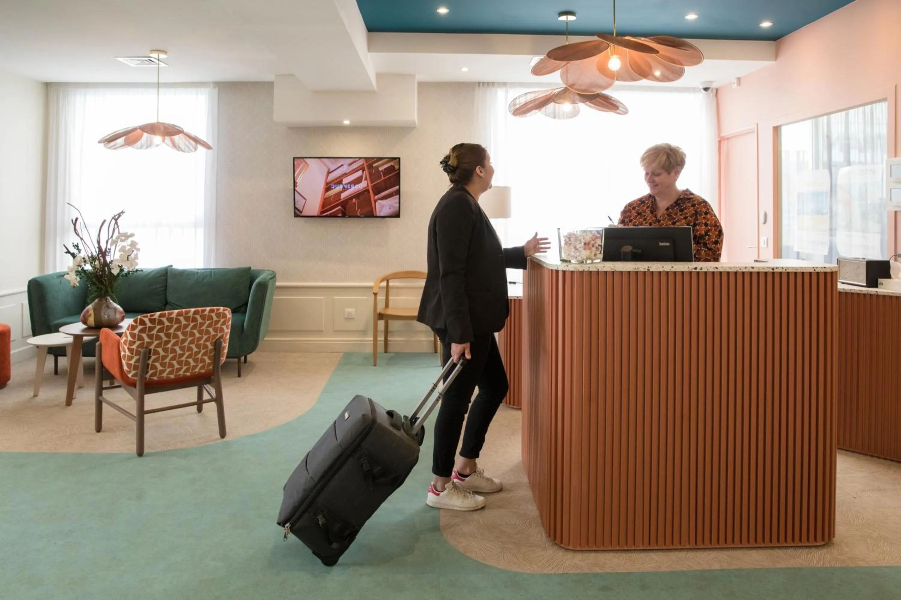 Lobby or reception in Kyriad Villefranche Sur Saone Porte du Beaujolais -Rénové-