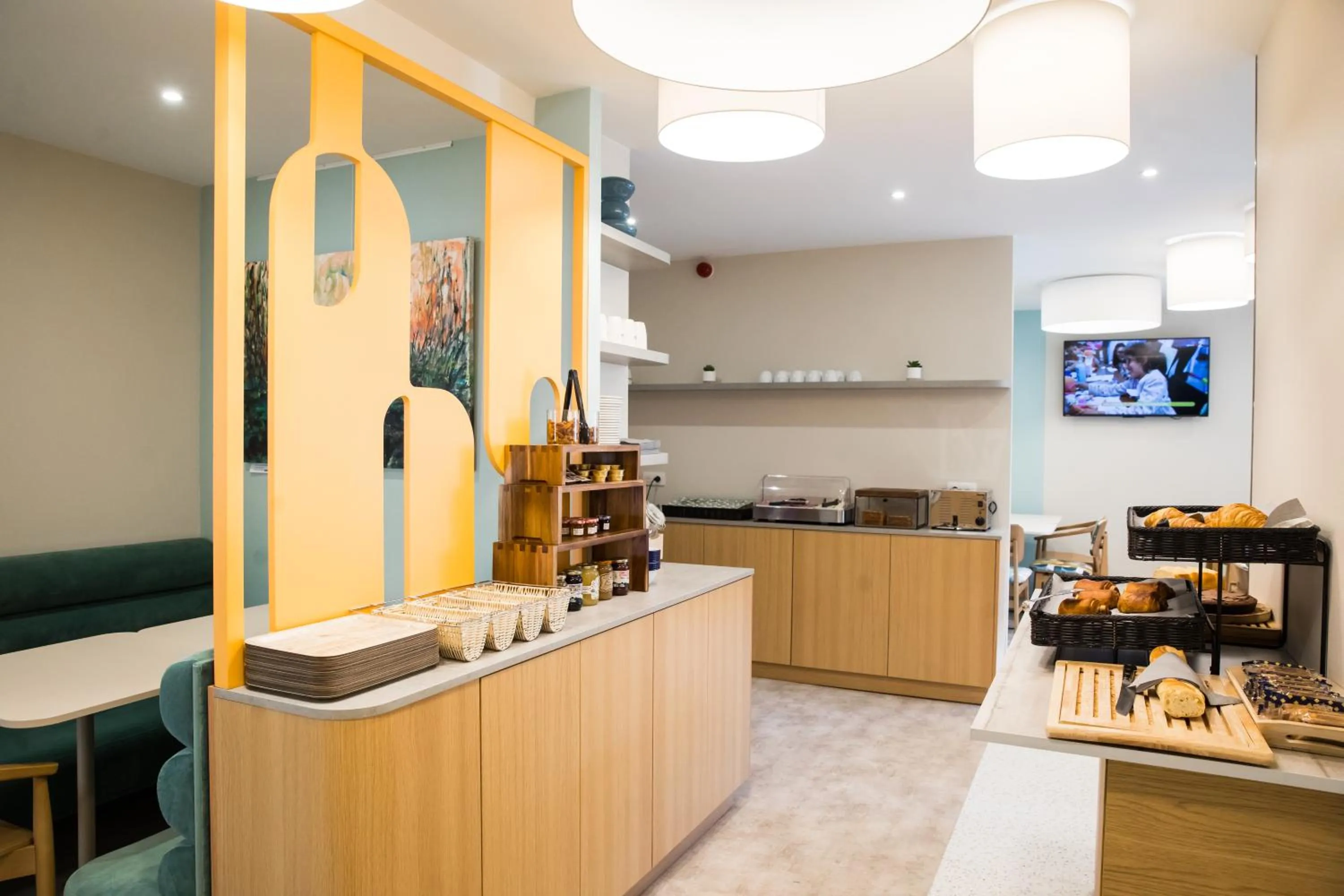 Breakfast in Kyriad Villefranche Sur Saone Porte du Beaujolais -Rénové-