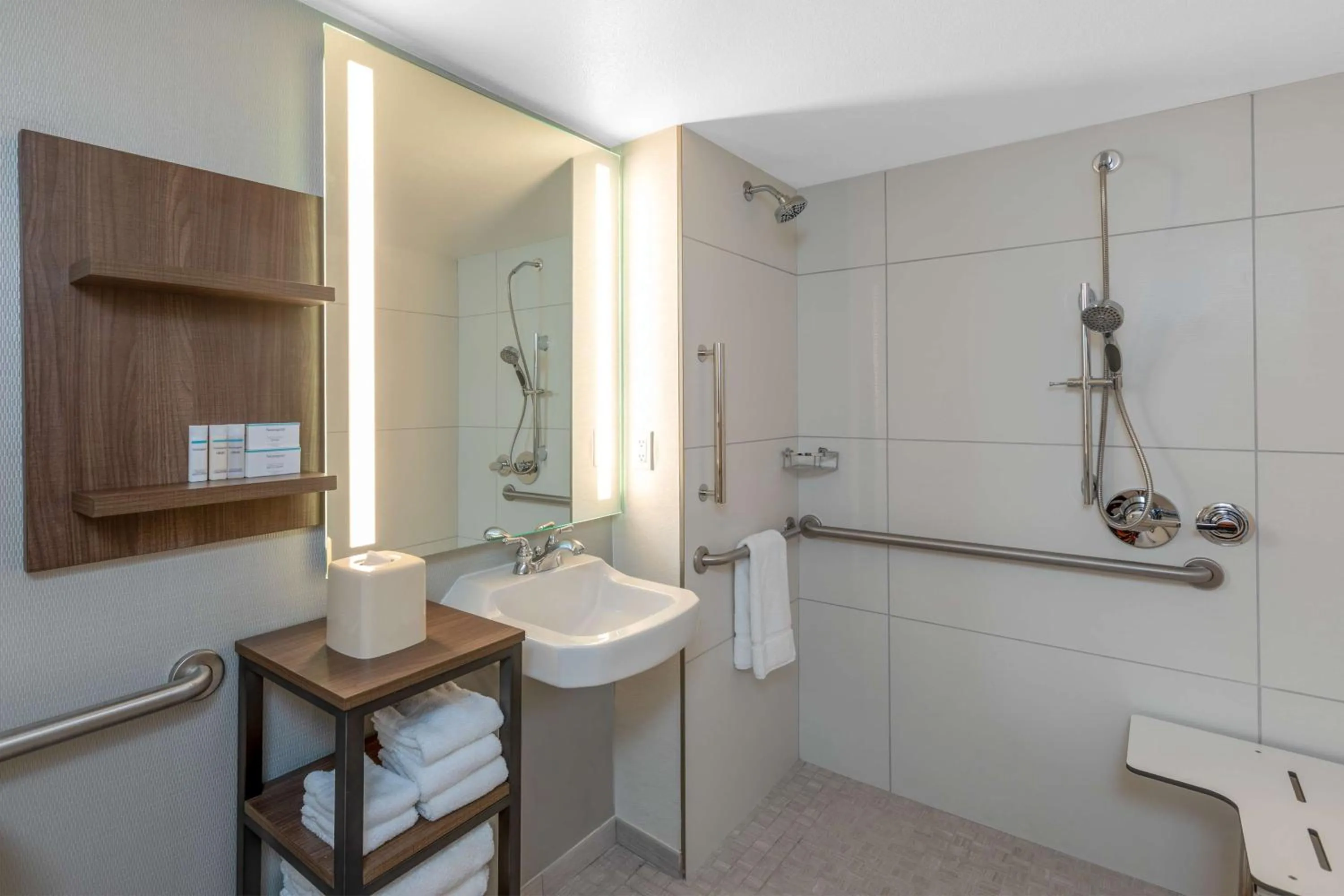 Bathroom in Hilton Garden Inn San Francisco/Oakland Bay Bridge