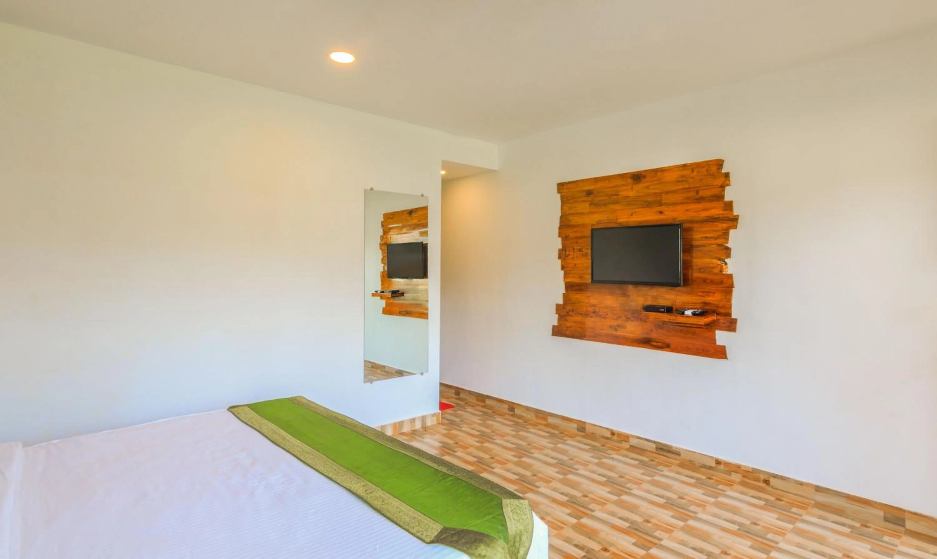 TV and multimedia, Bed in Treebo Lands End Beach Resort Morjim