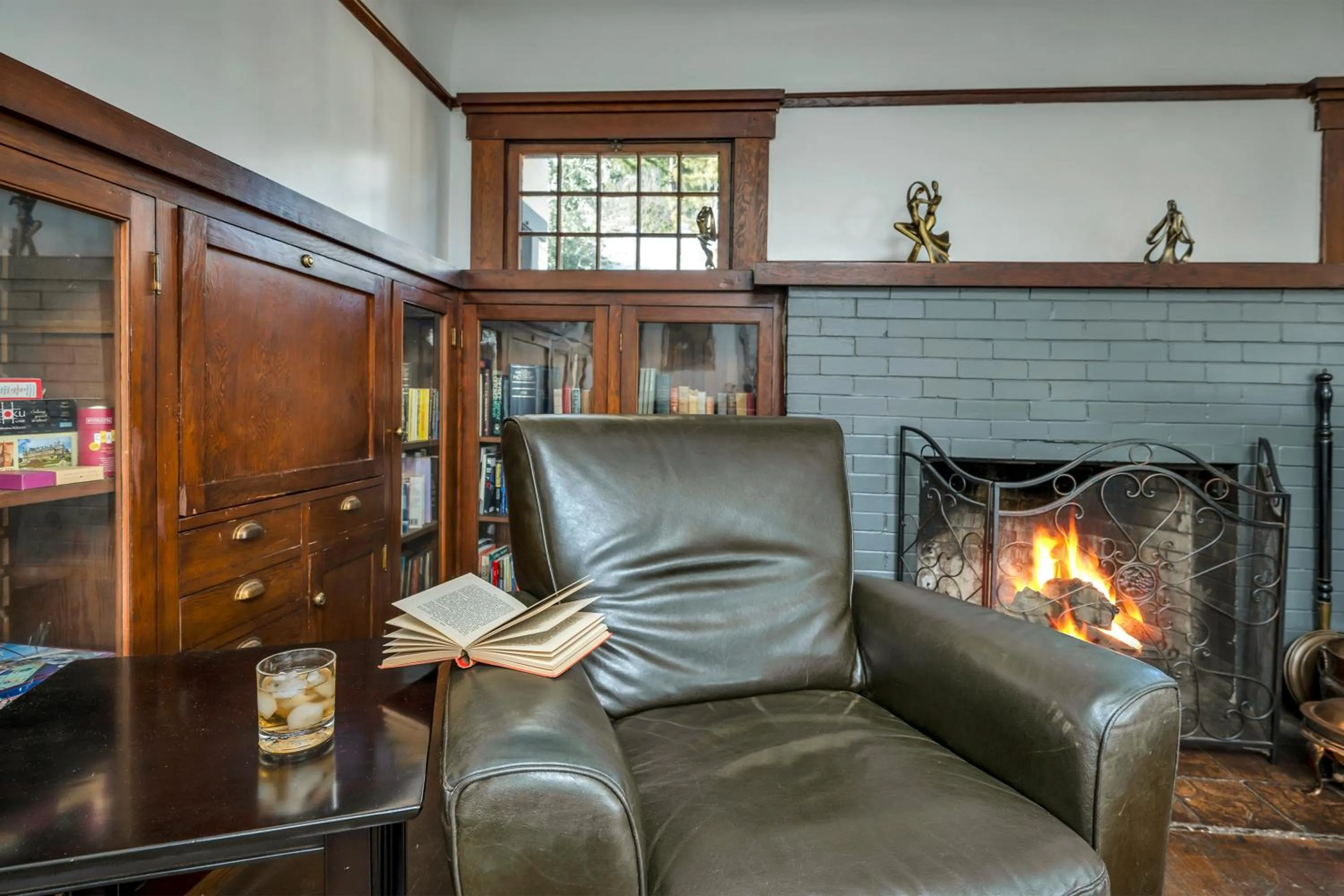 Living room in Craftsman Inn
