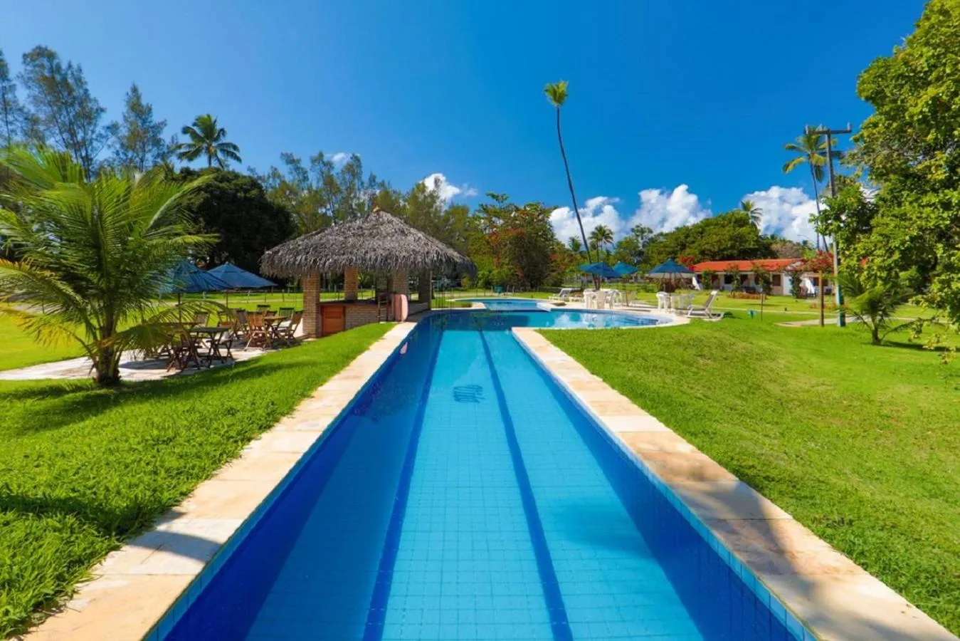 Swimming pool in Pousada Xalés de Maracaípe