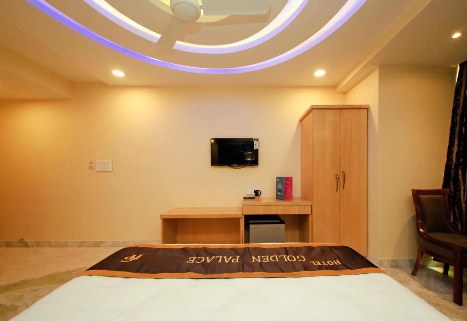 Photo of the whole room, Bed in Hotel Golden Palace