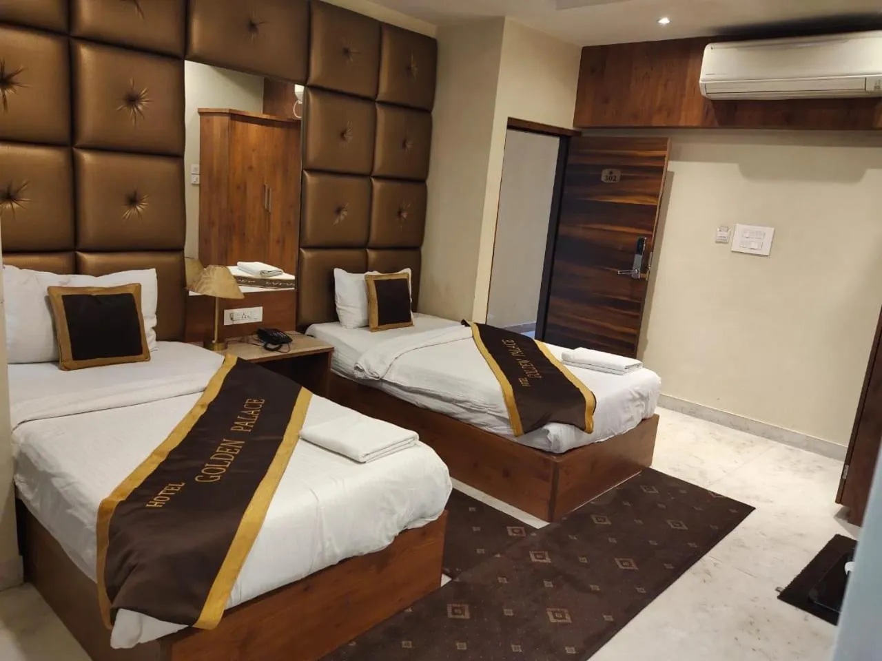 Bedroom, Bed in Hotel Golden Palace