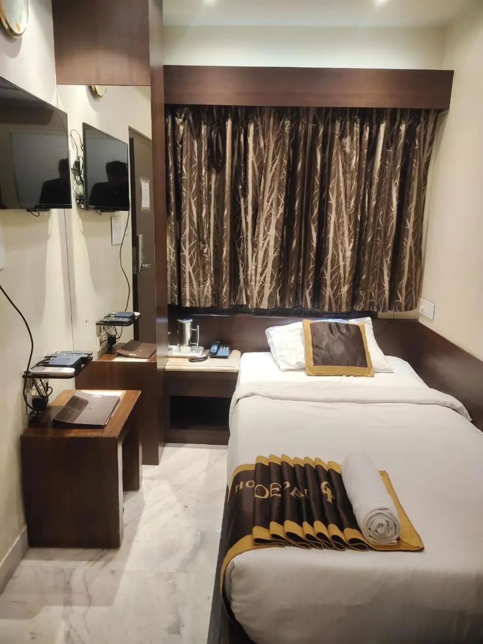 Photo of the whole room, Bed in Hotel Golden Palace