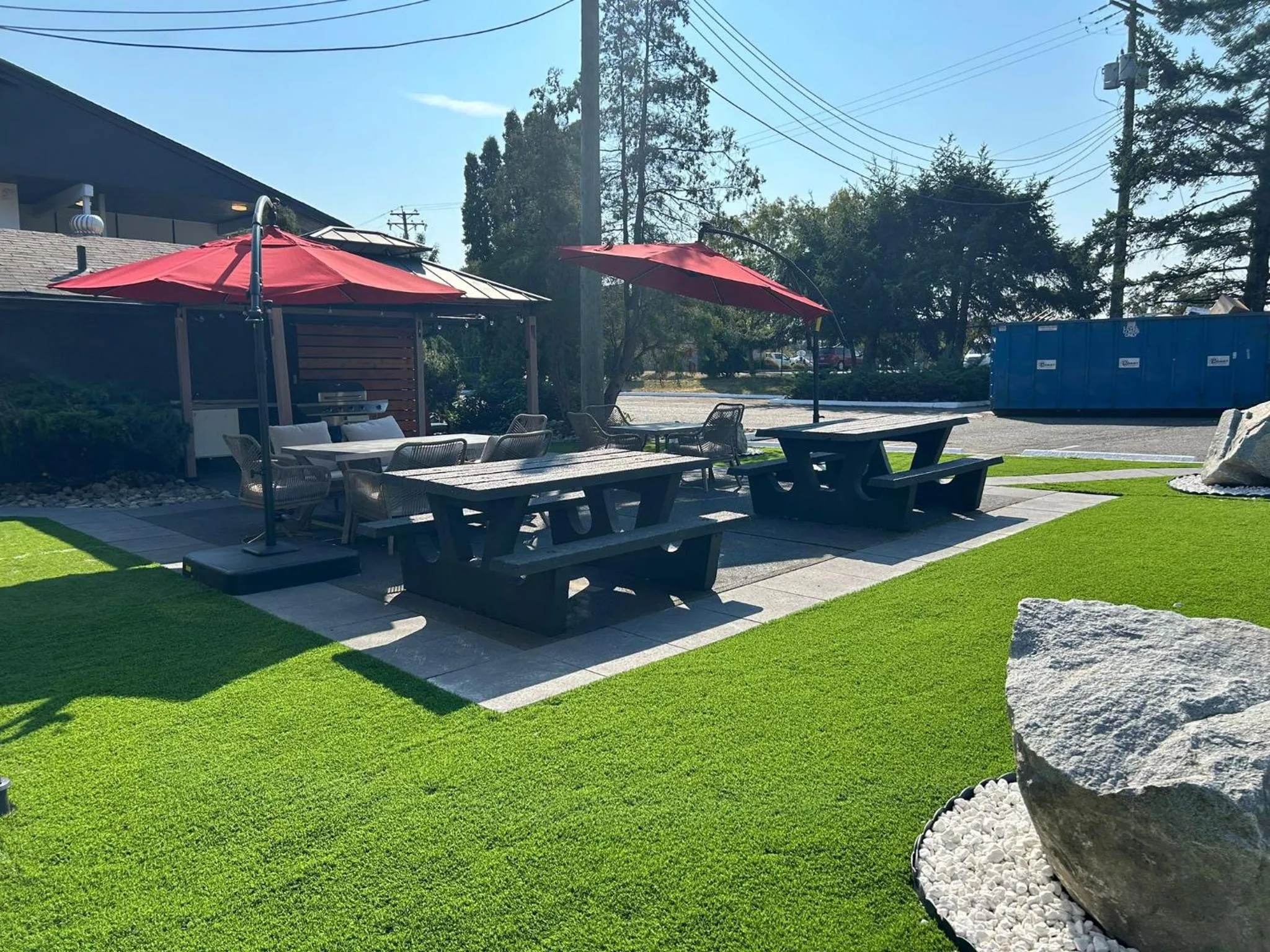 BBQ facilities in Coast Courtenay Hotel