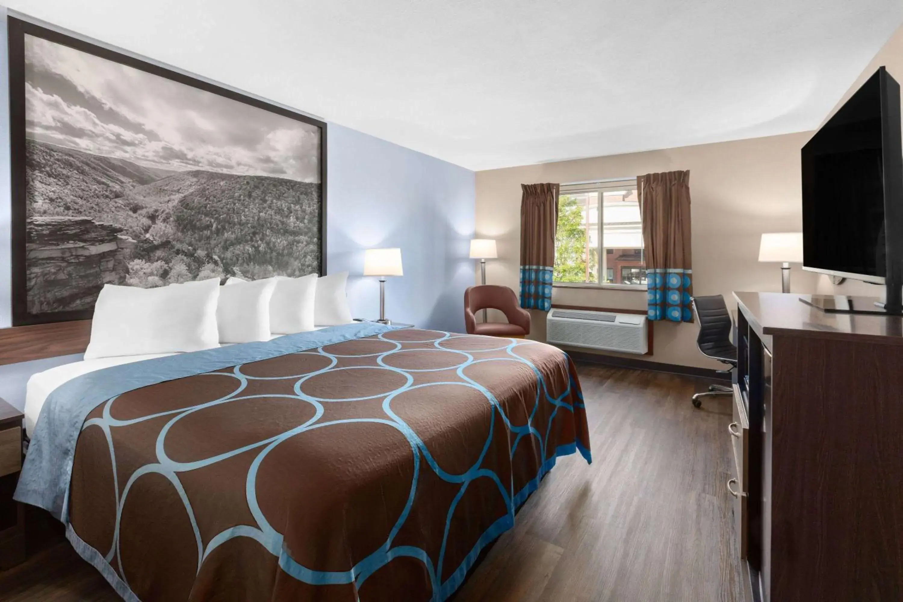 King Room - Non-Smoking in Super 8 by Wyndham Fairmont King Room - Non-Smoking in Super 8 by Wyndham Fairmont