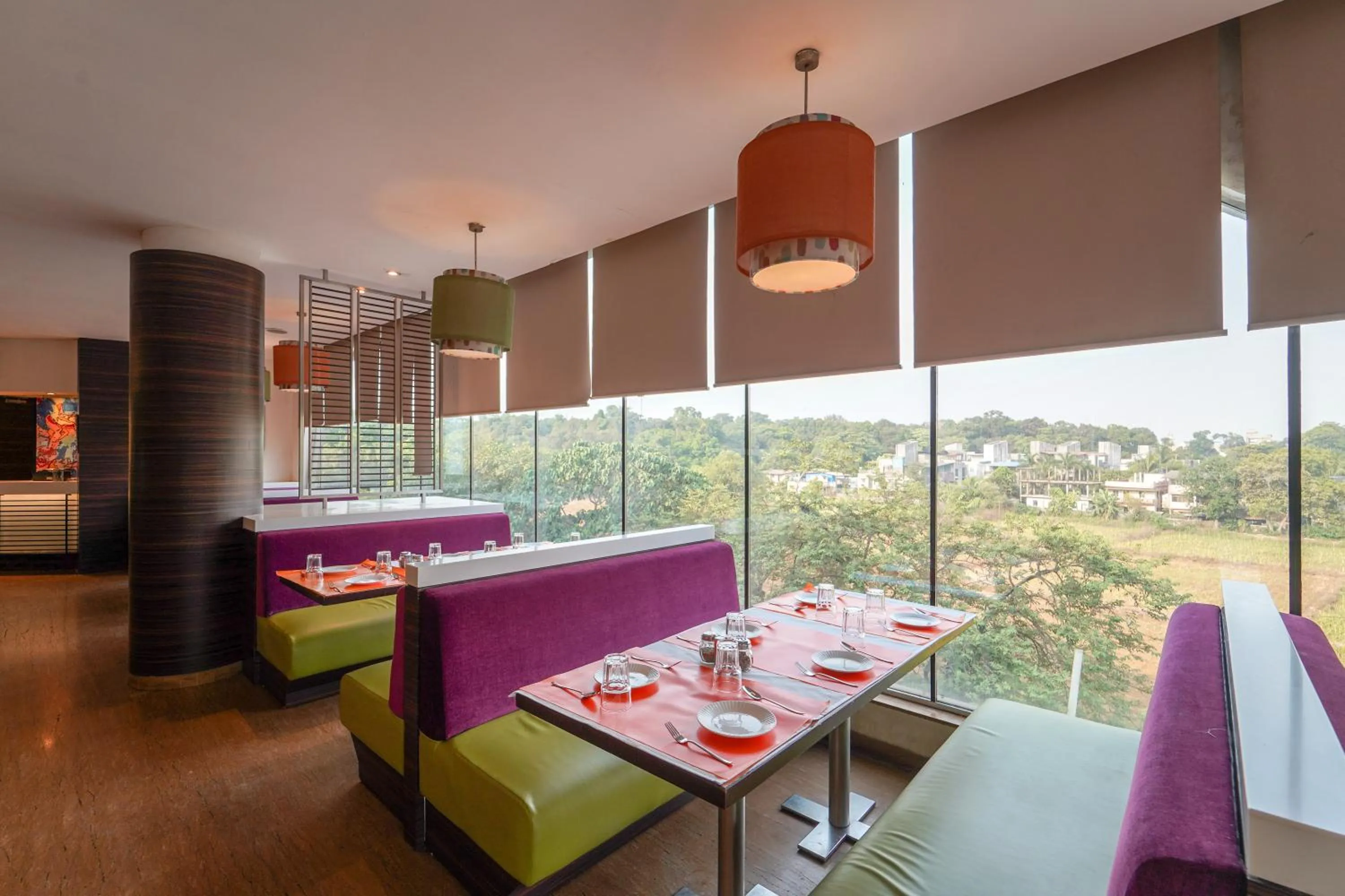 Restaurant/places to eat in Triose Boutique Hotel Lonavala