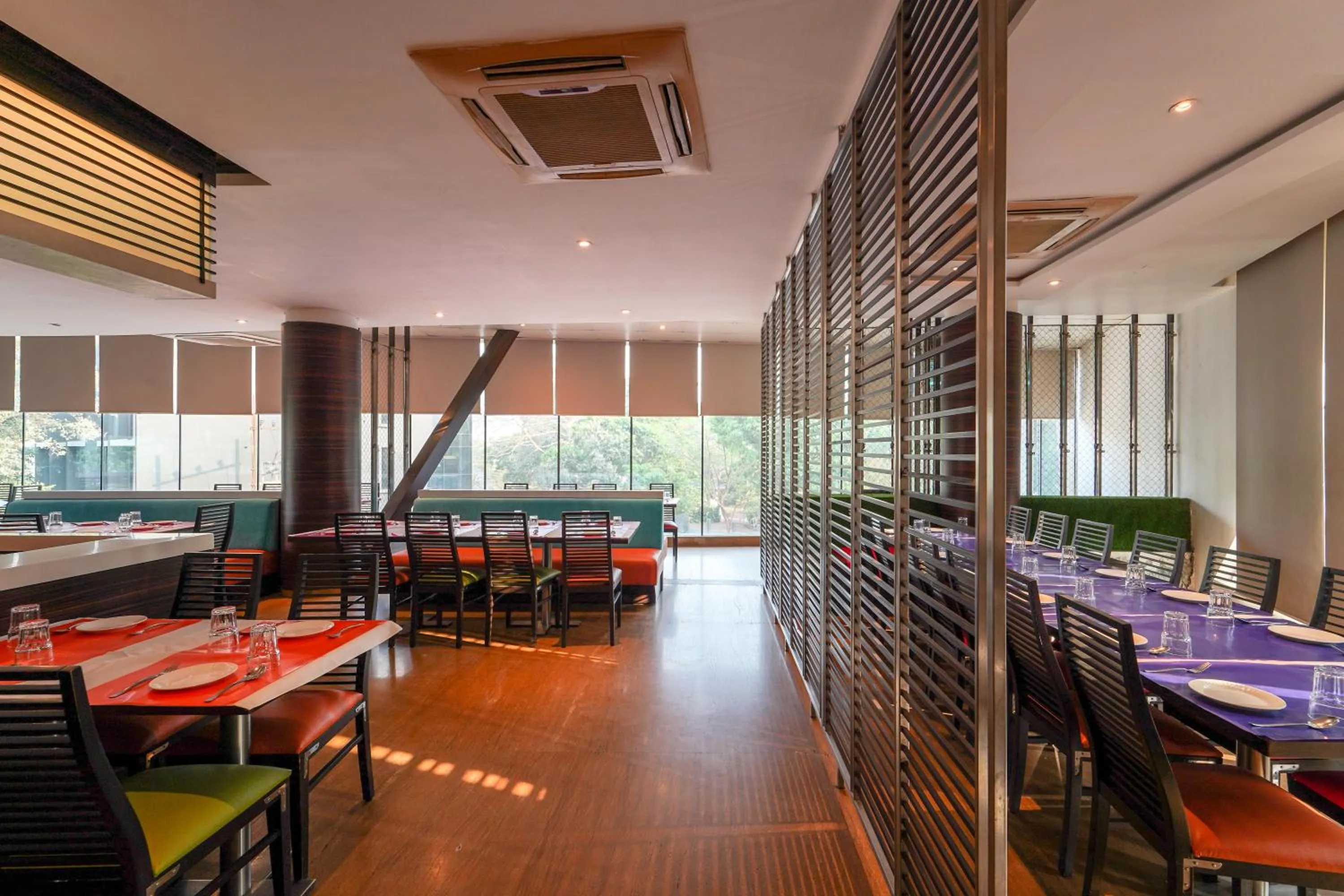 Restaurant/places to eat in Triose Boutique Hotel Lonavala