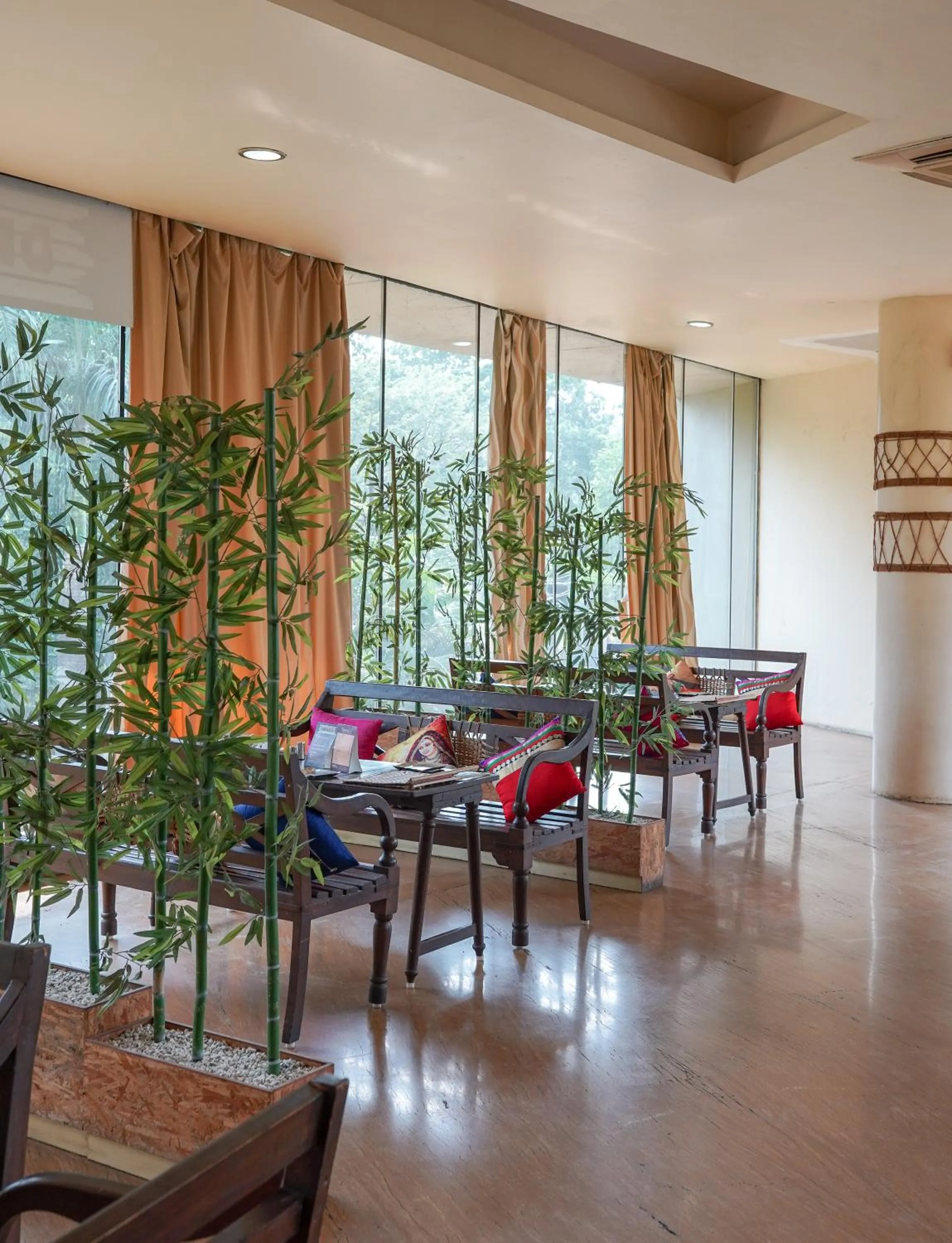 Restaurant/places to eat in Triose Boutique Hotel Lonavala