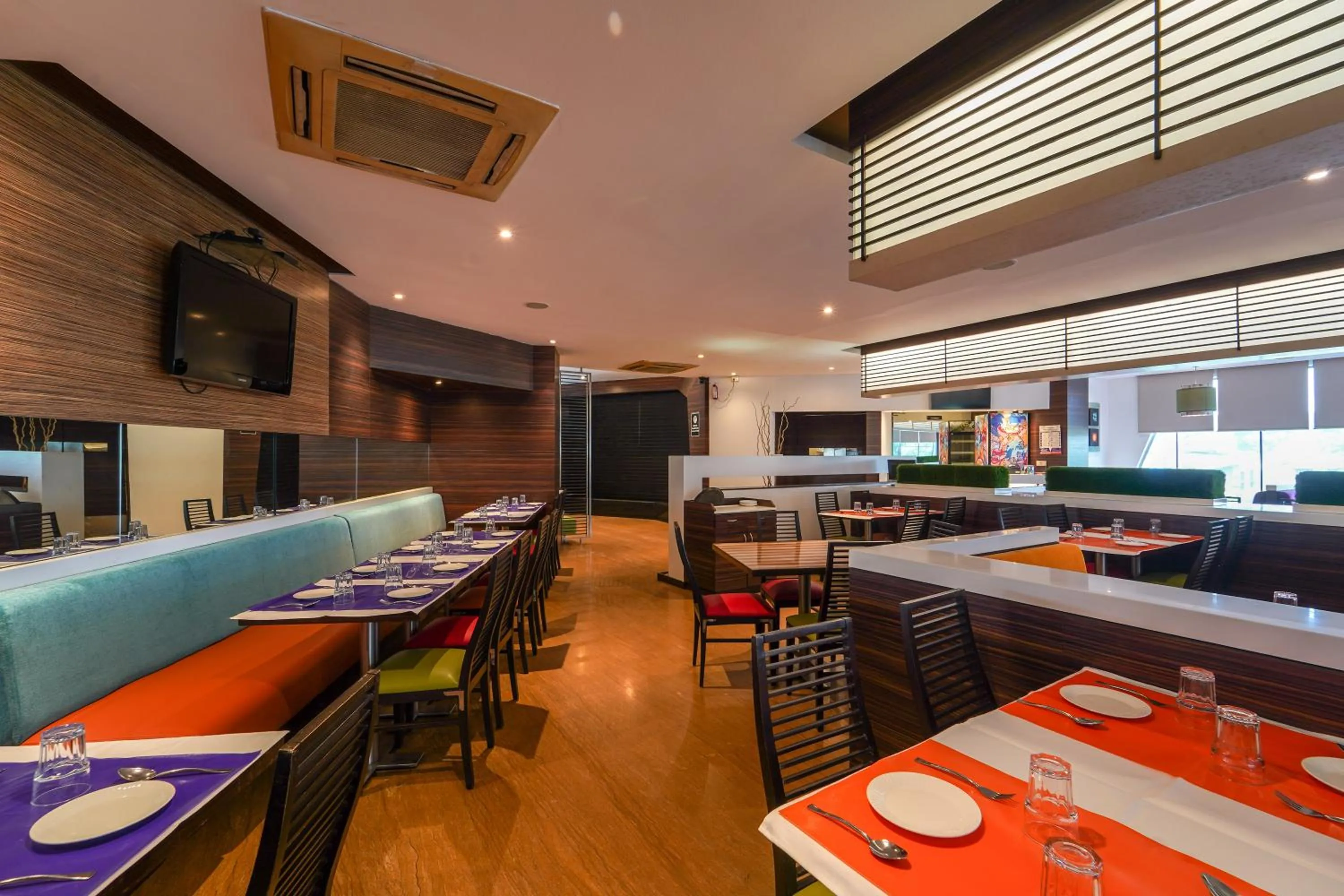 Restaurant/places to eat in Triose Boutique Hotel Lonavala