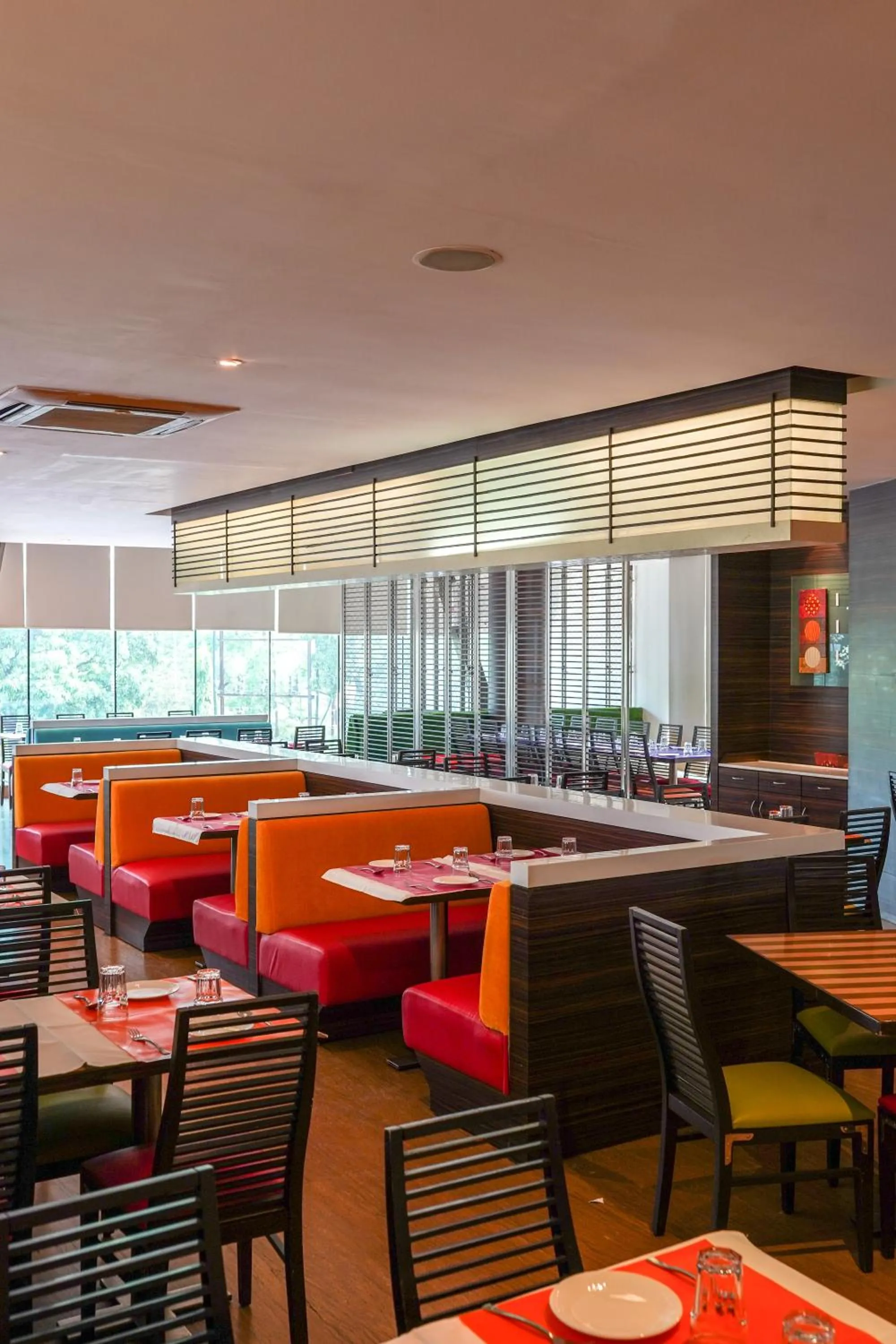 Restaurant/places to eat in Triose Boutique Hotel Lonavala