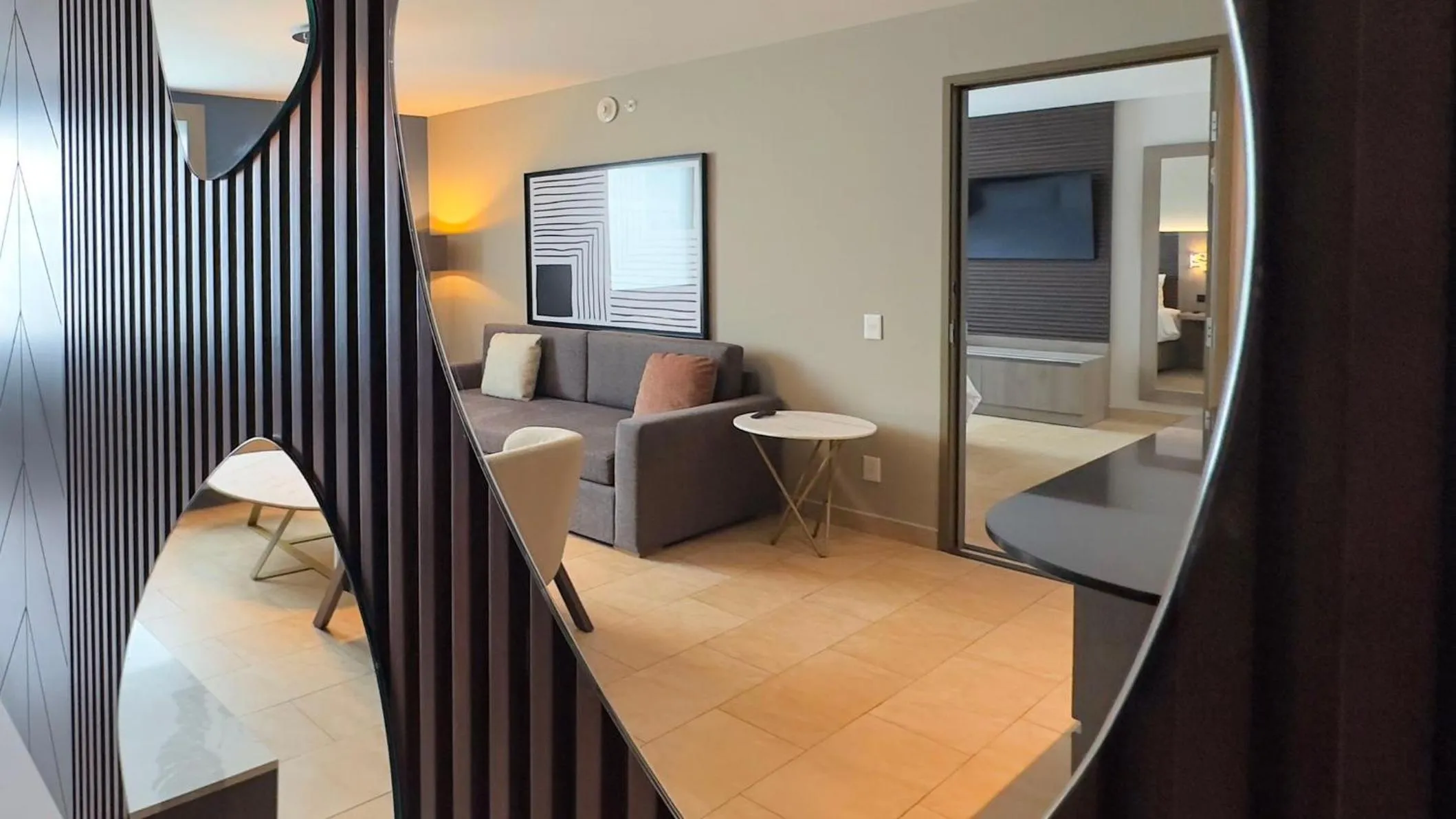 Photo of the whole room, Bed in Holiday Inn Express Mérida by IHG