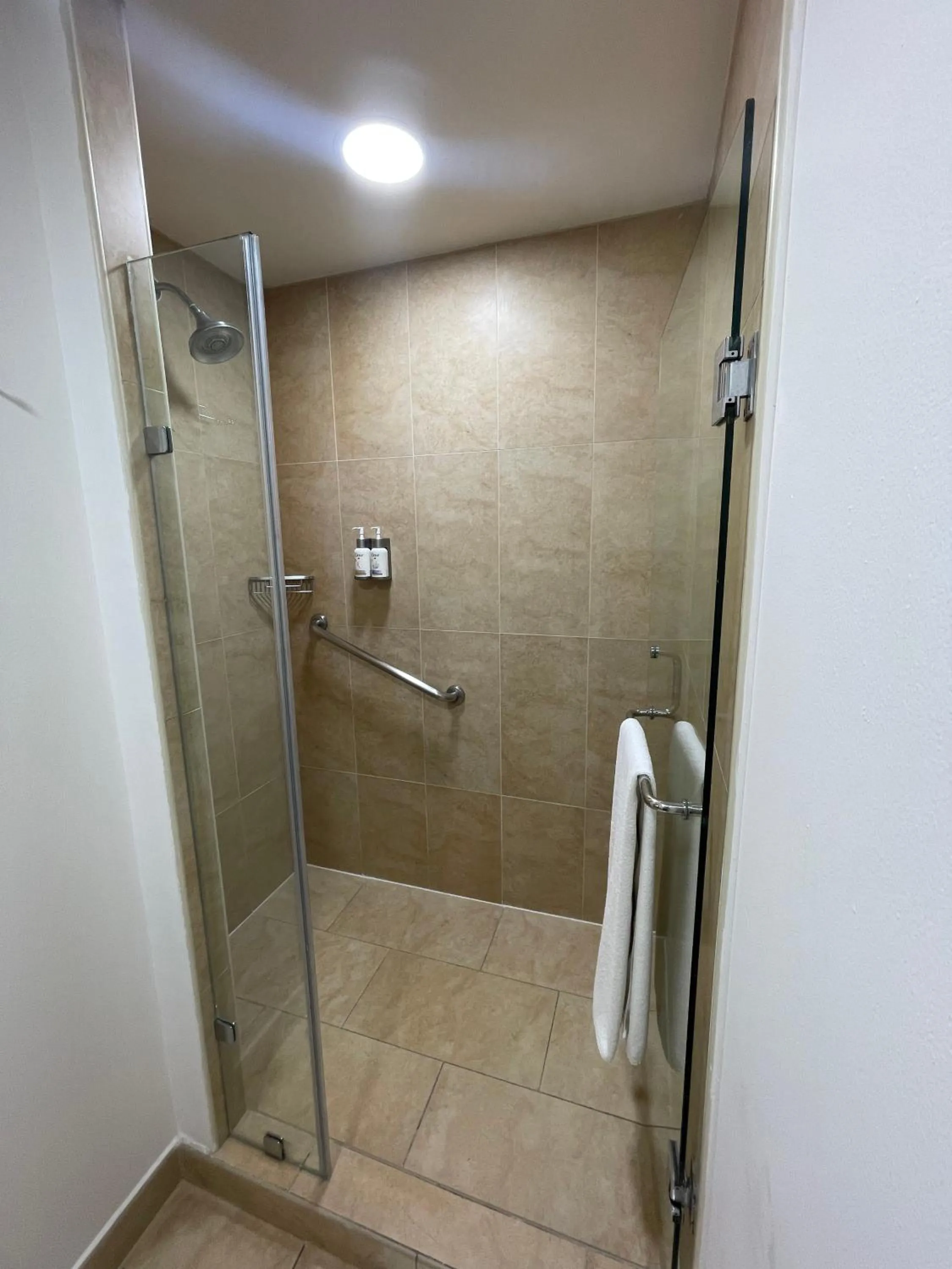 Bathroom in Holiday Inn Express Mérida by IHG