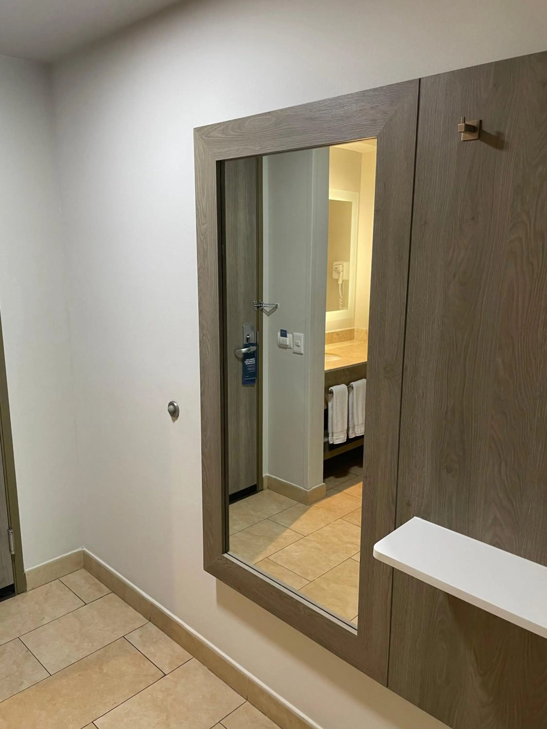 Bedroom in Holiday Inn Express Mérida by IHG