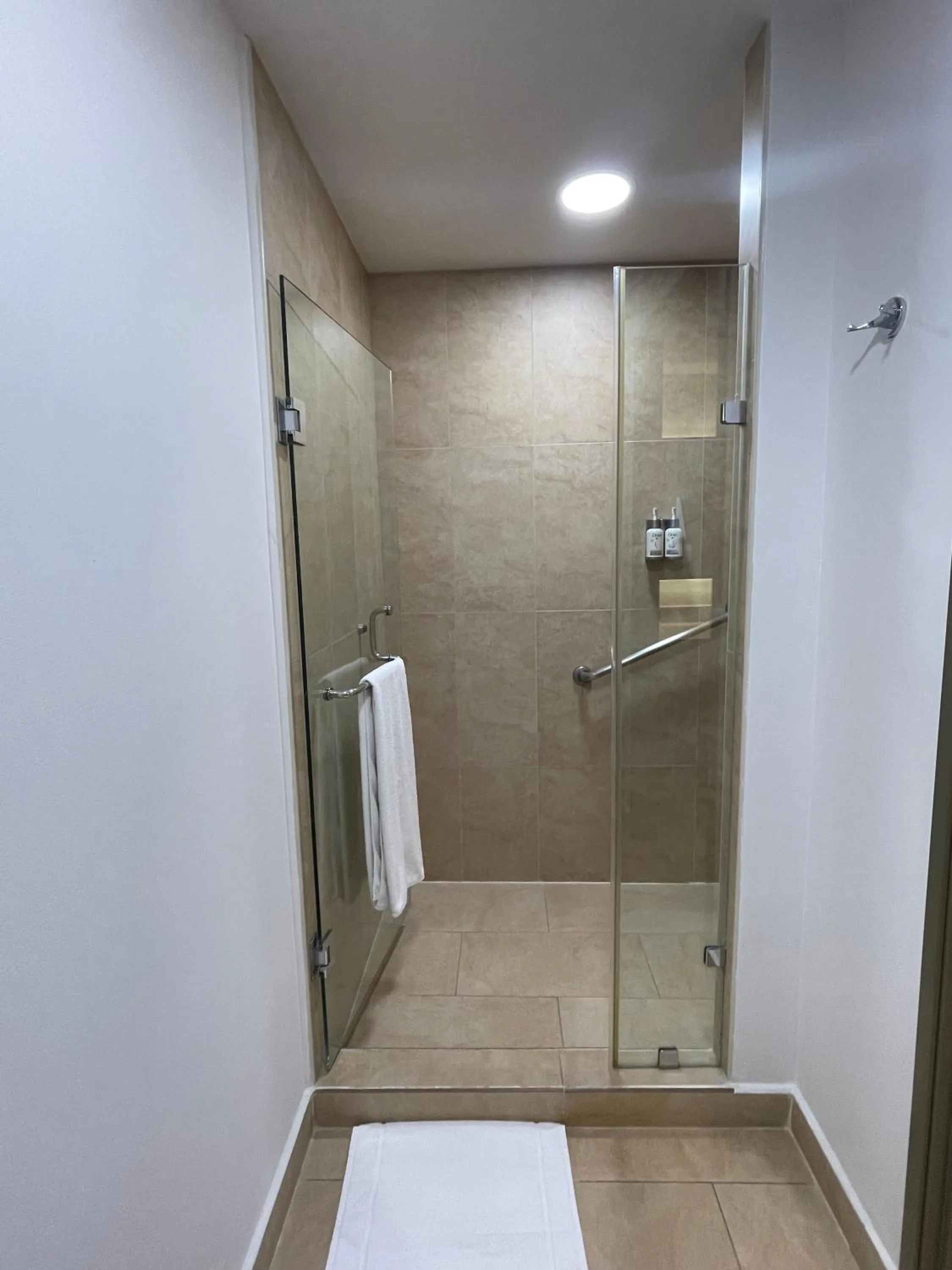 Bathroom in Holiday Inn Express Mérida by IHG