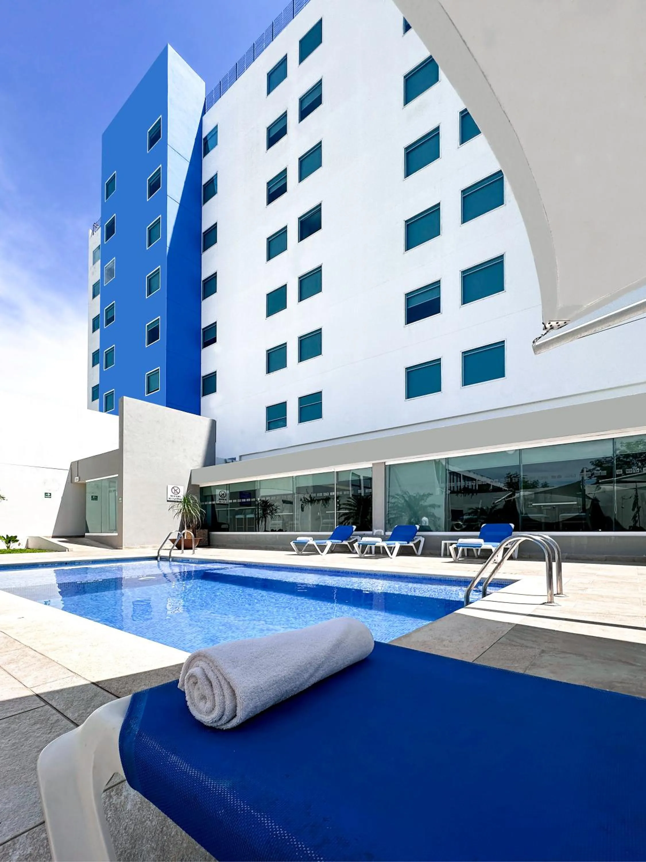 Pool view in Holiday Inn Express Mérida by IHG