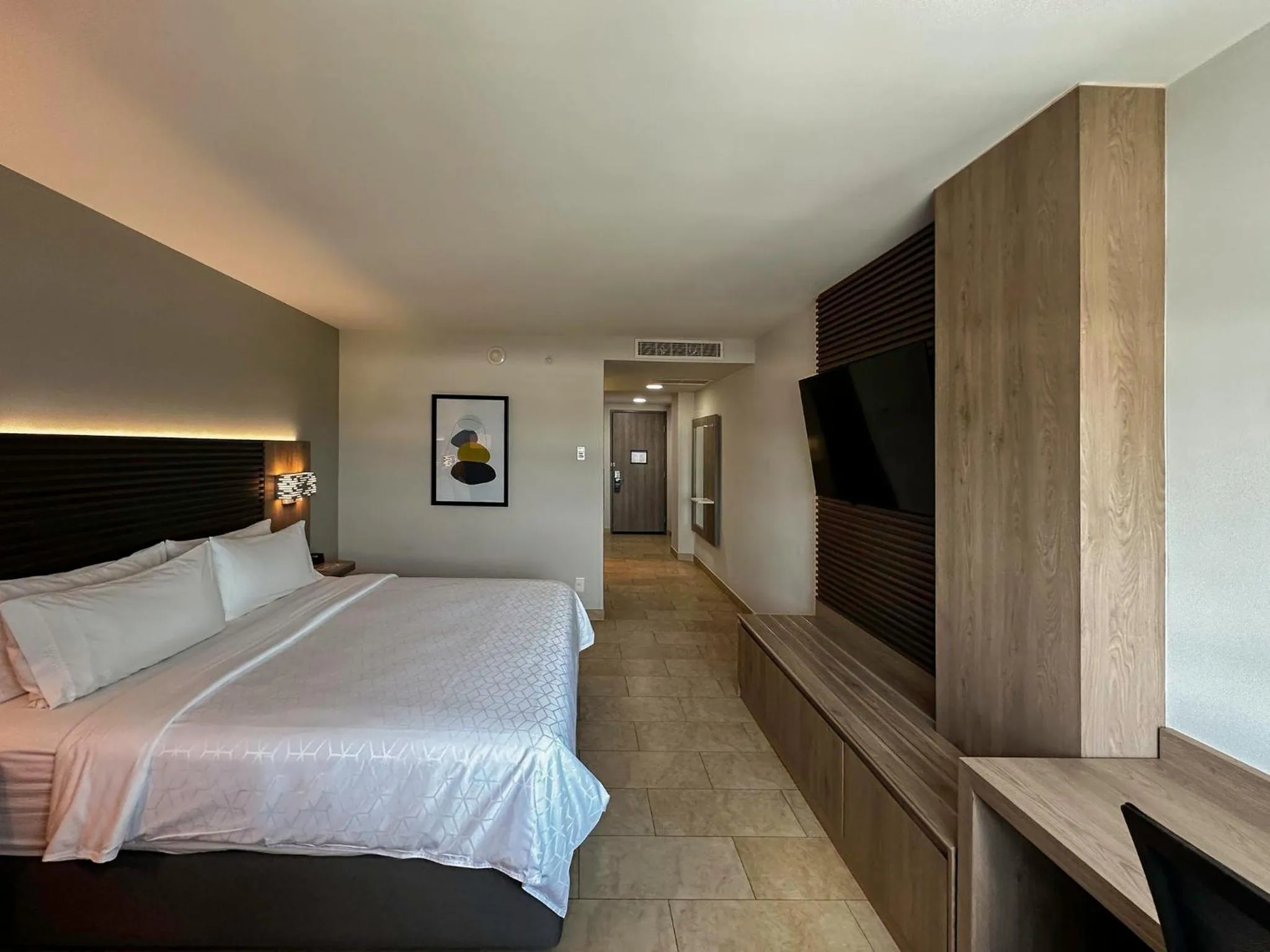 Photo of the whole room, Bed in Holiday Inn Express Mérida by IHG