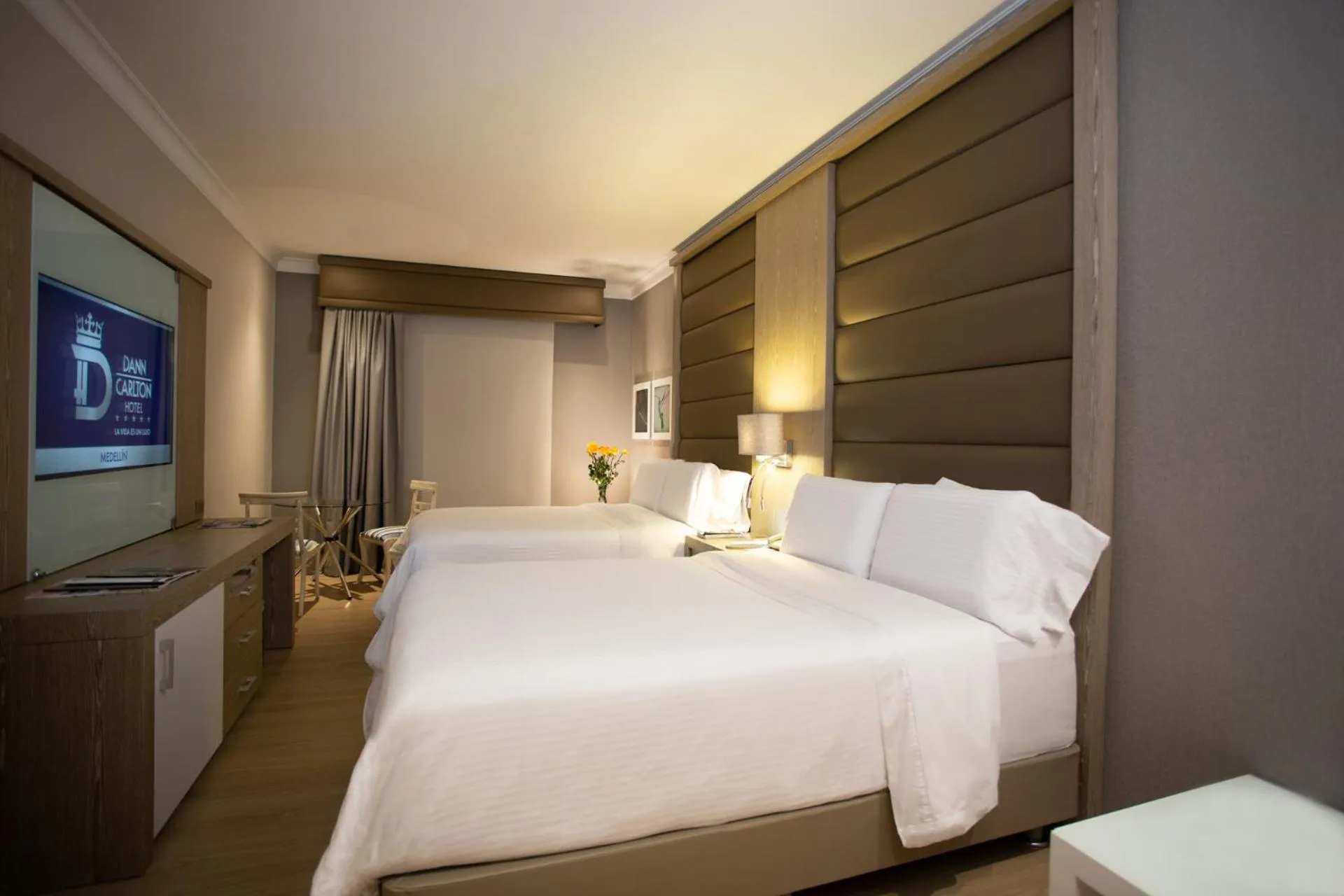 Bedroom, Bed in Hotel Dann Carlton Medellín