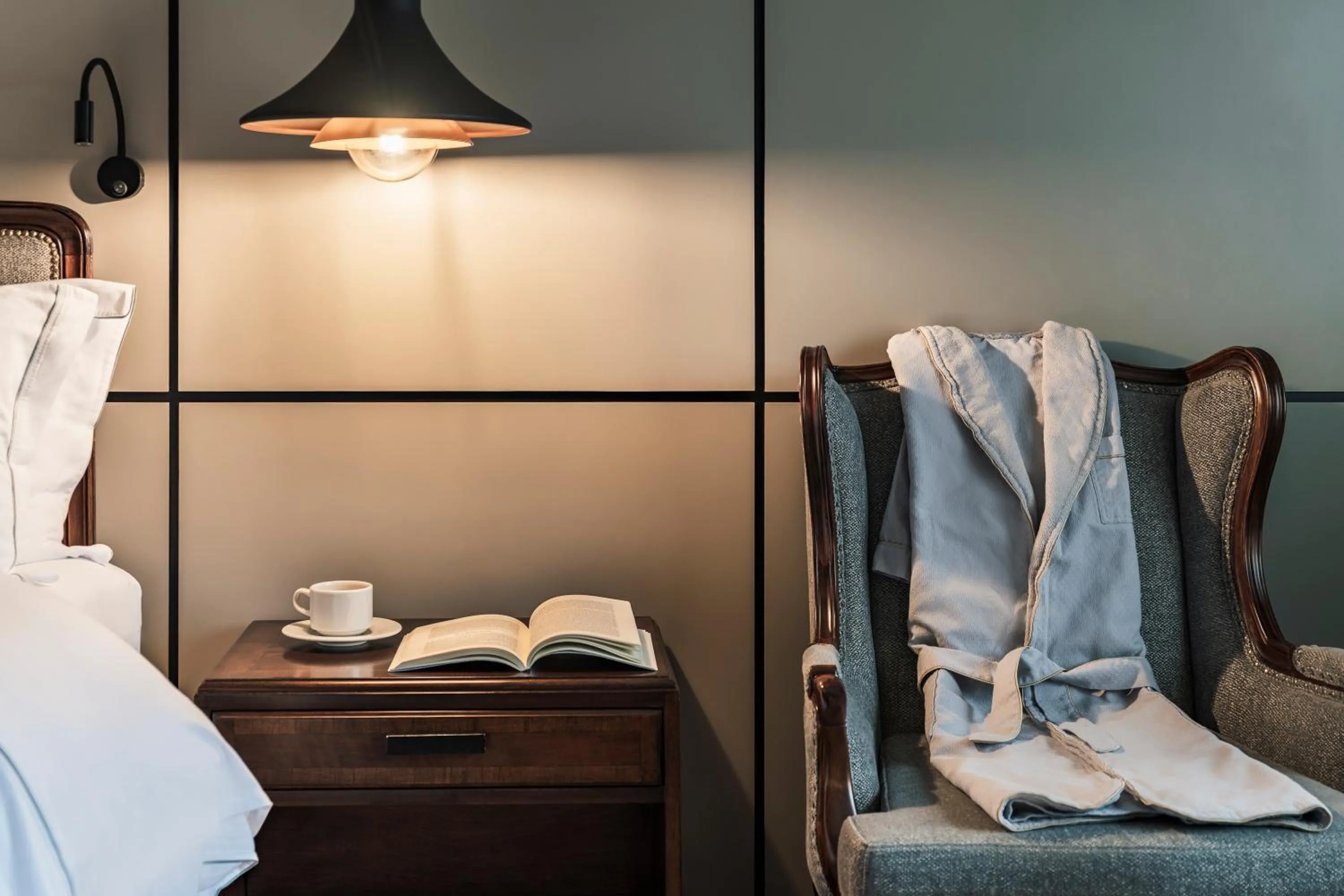 Seating area, Bed in Hotel Poblado Plaza
