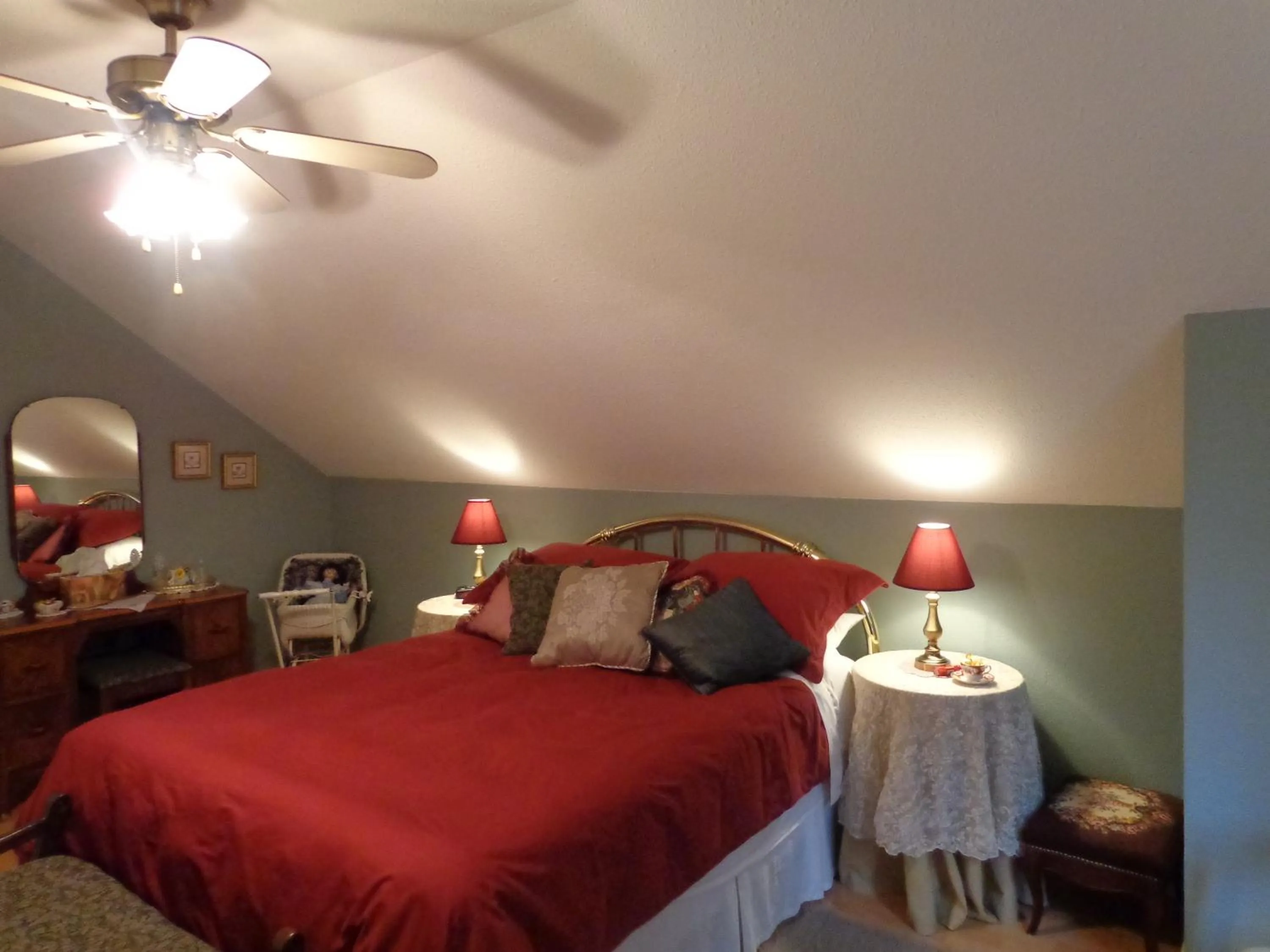 Photo of the whole room in Tea Cozy Bed & Breakfast