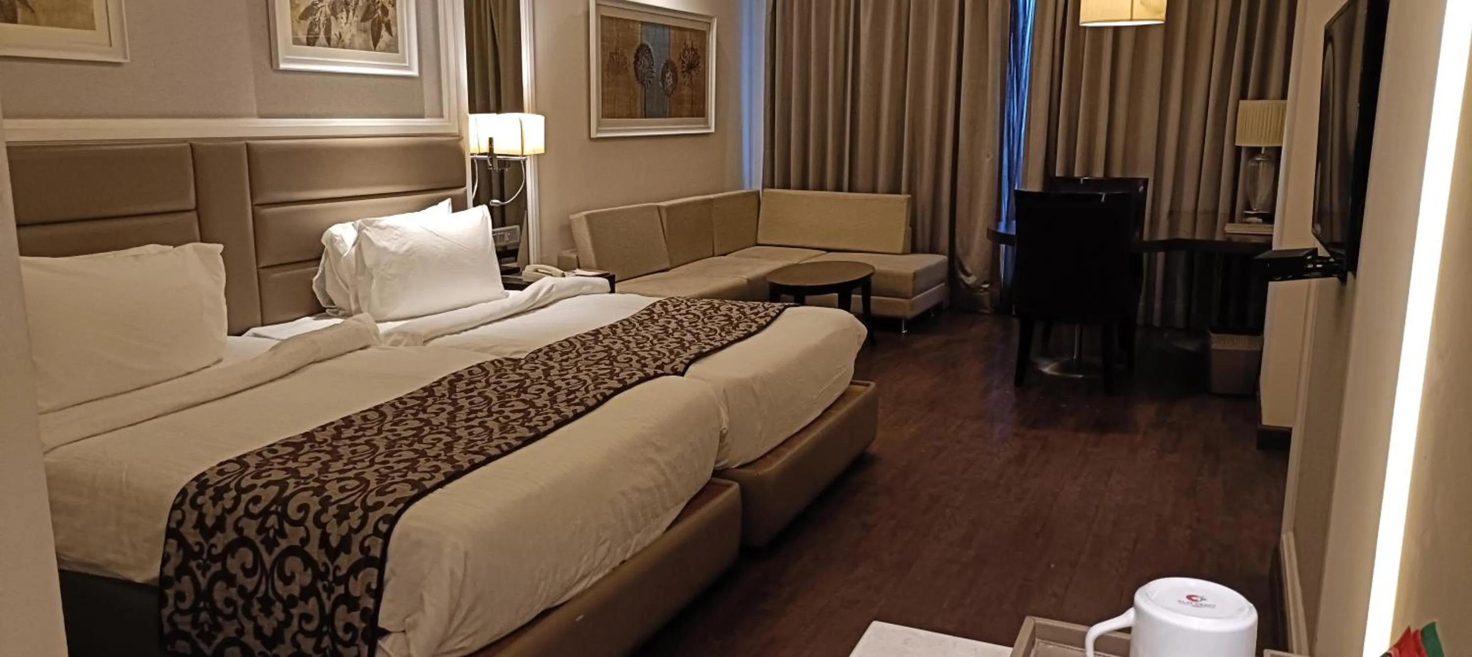Bed in Singhania Sarovar Portico