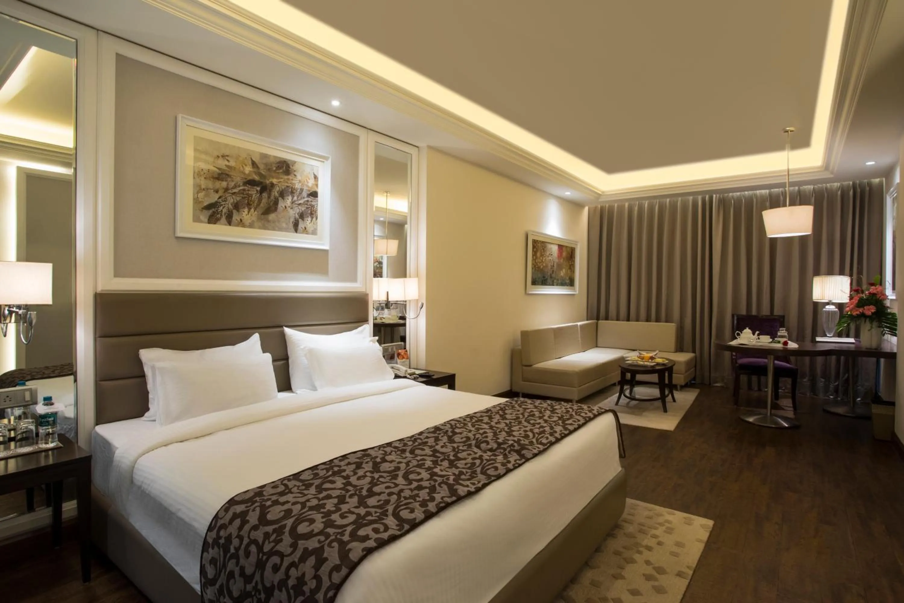 Bed in Singhania Sarovar Portico