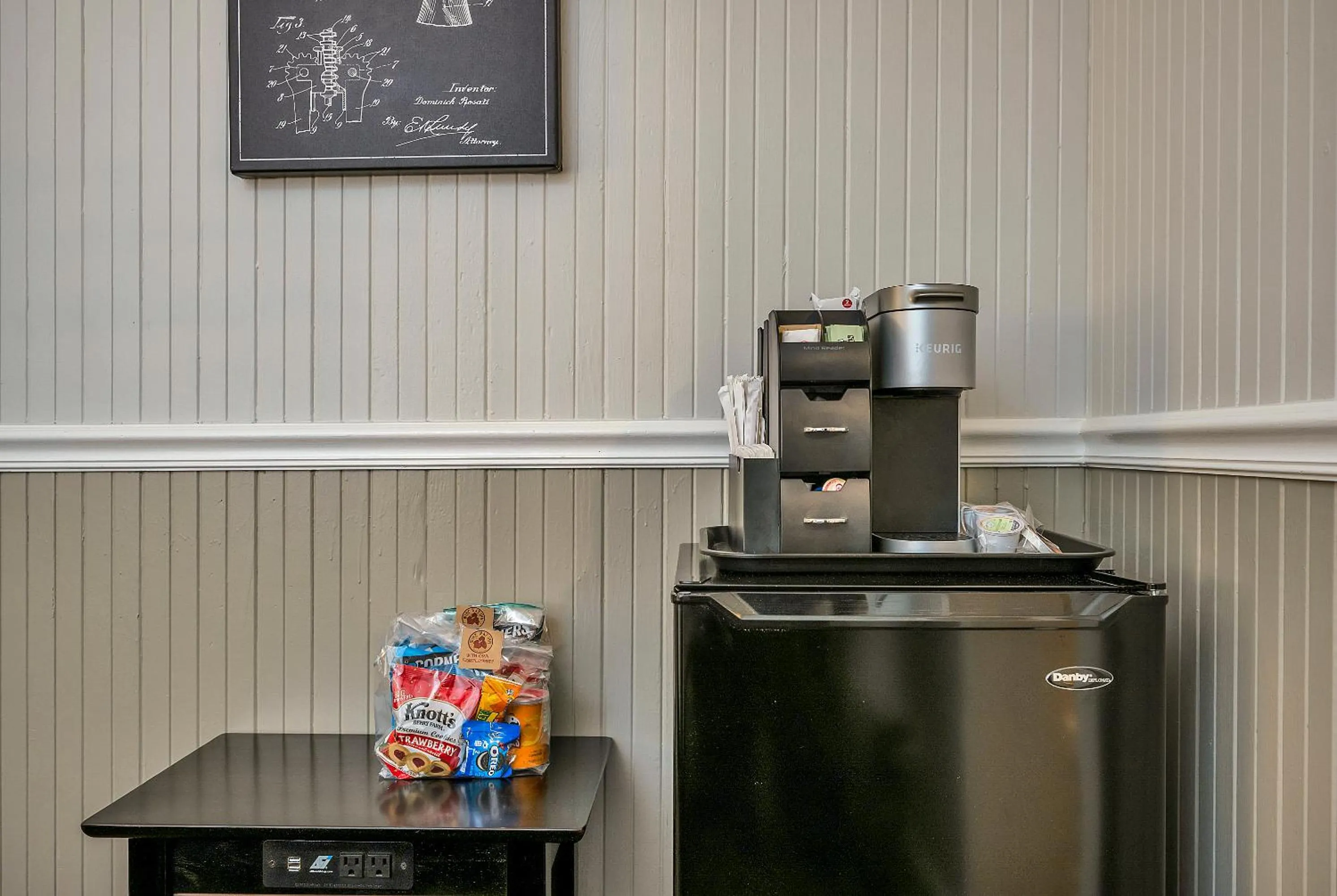 Coffee/tea facilities in Calistoga Wine Way Inn
