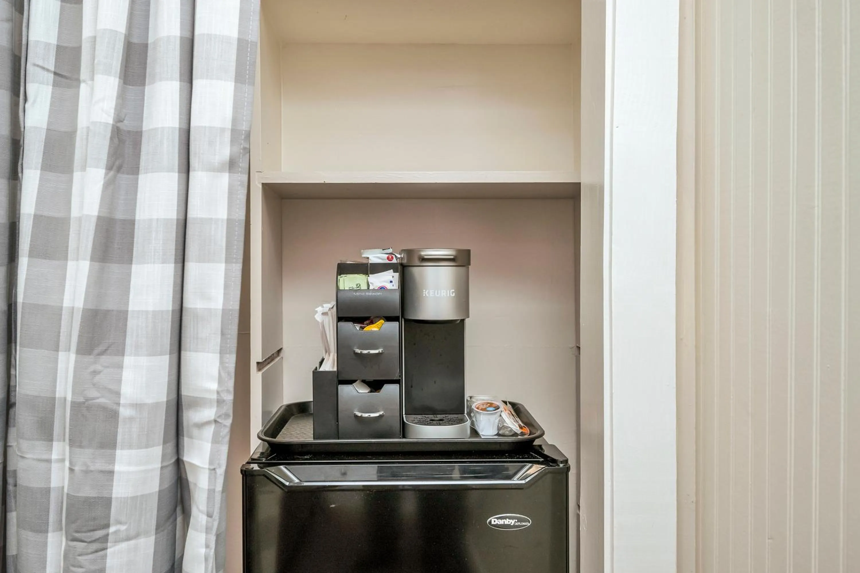 Coffee/tea facilities in Calistoga Wine Way Inn