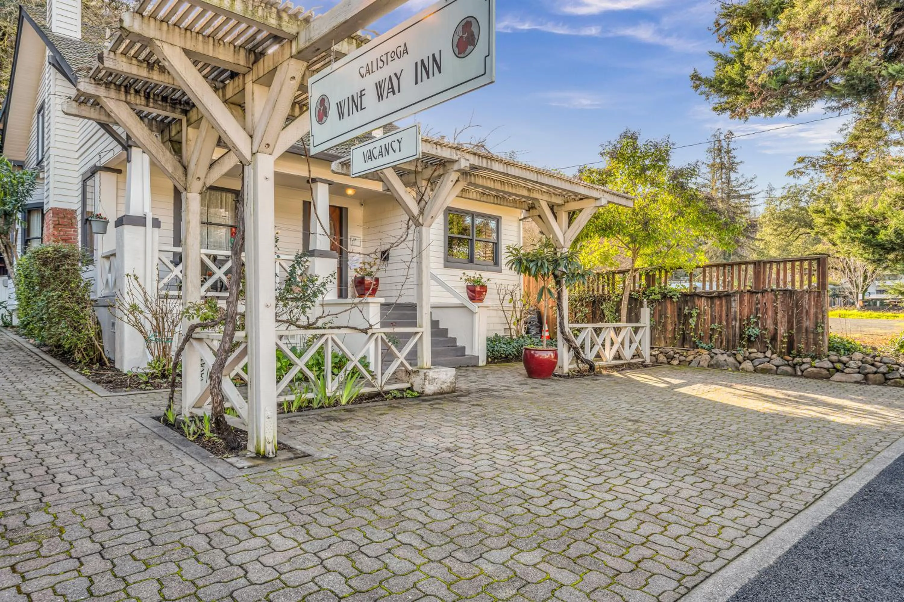 Property building in Calistoga Wine Way Inn