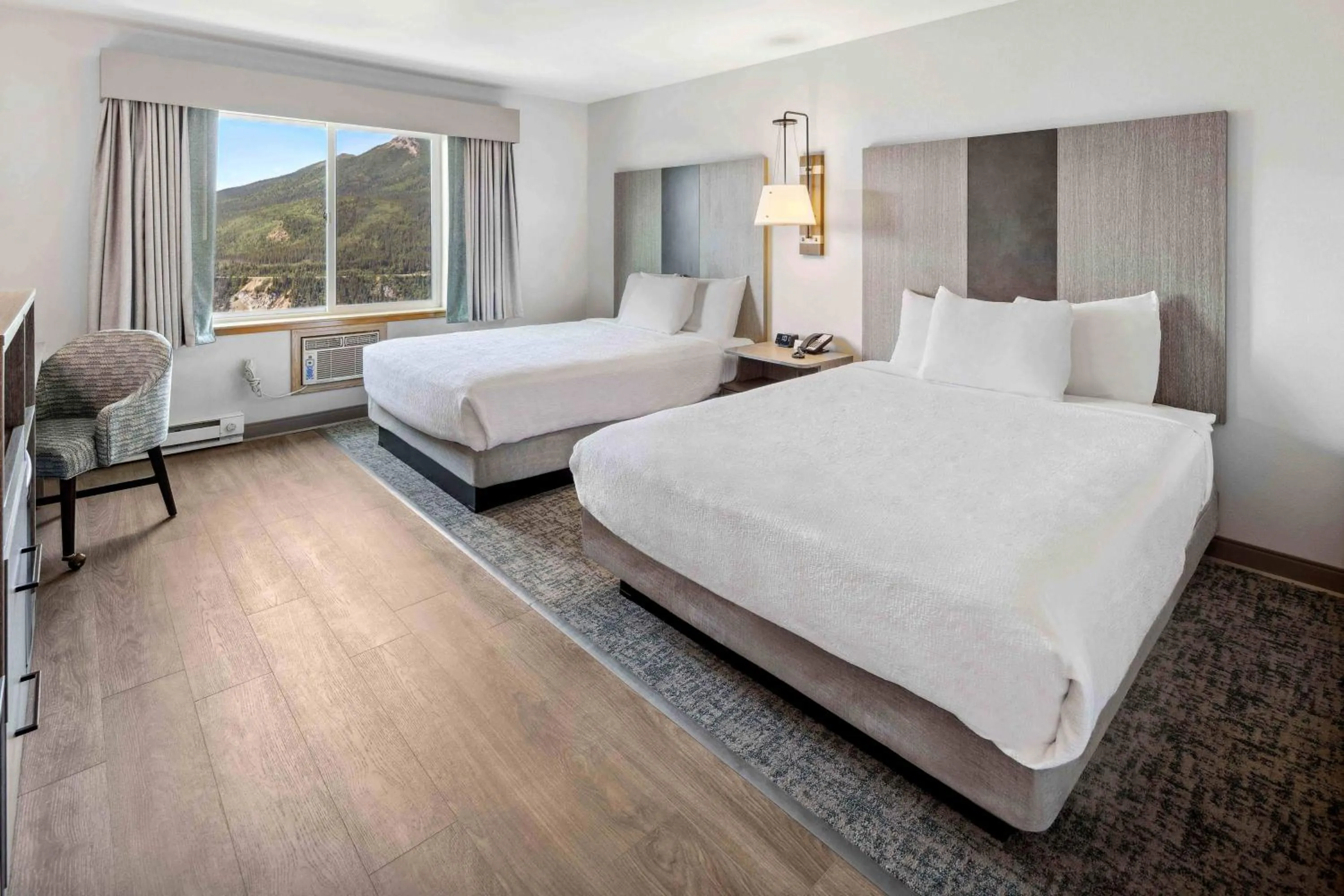 Bed in Grande Denali Lodge