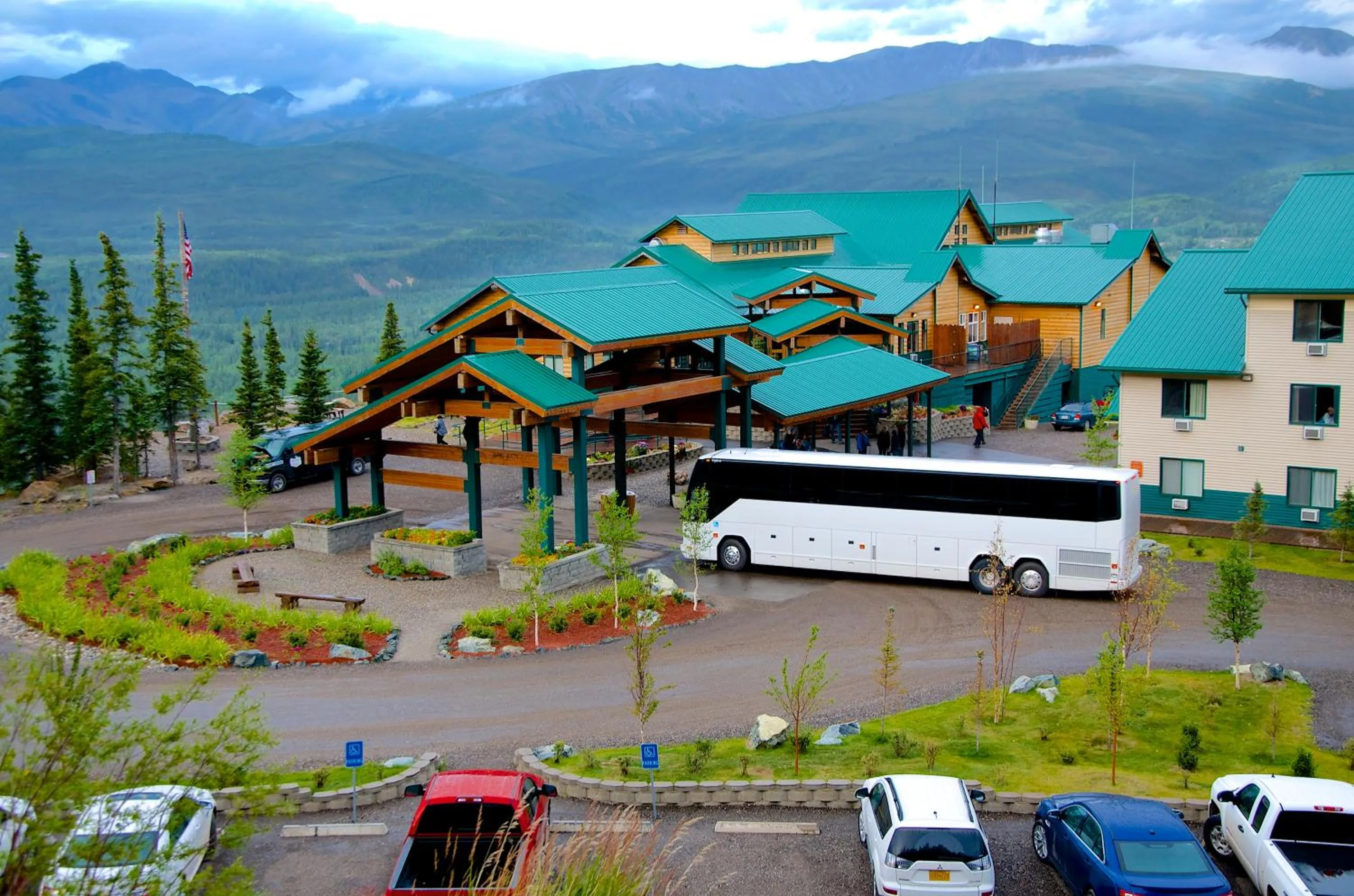 Facade/entrance in Grande Denali Lodge