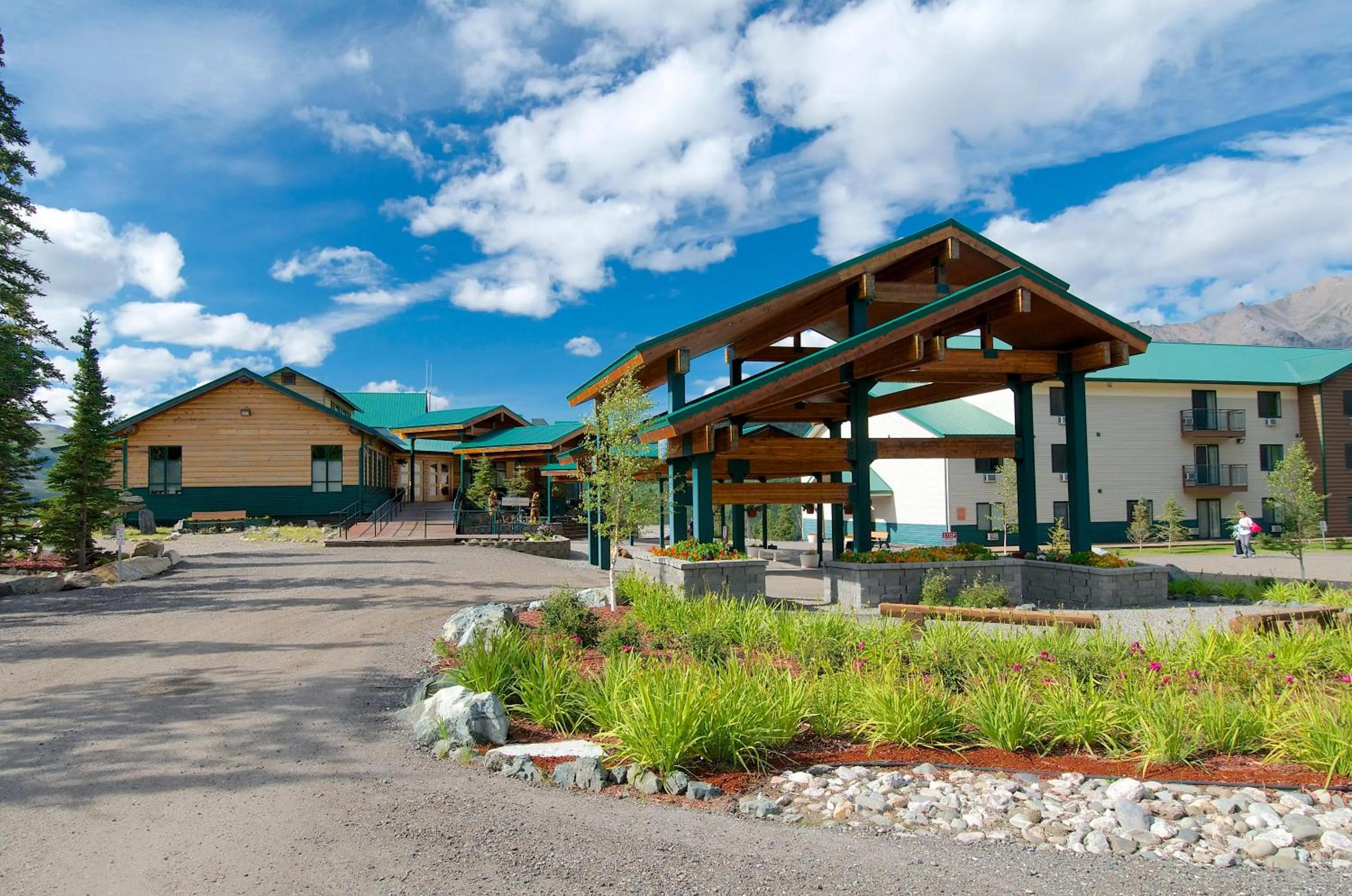 Facade/entrance in Grande Denali Lodge